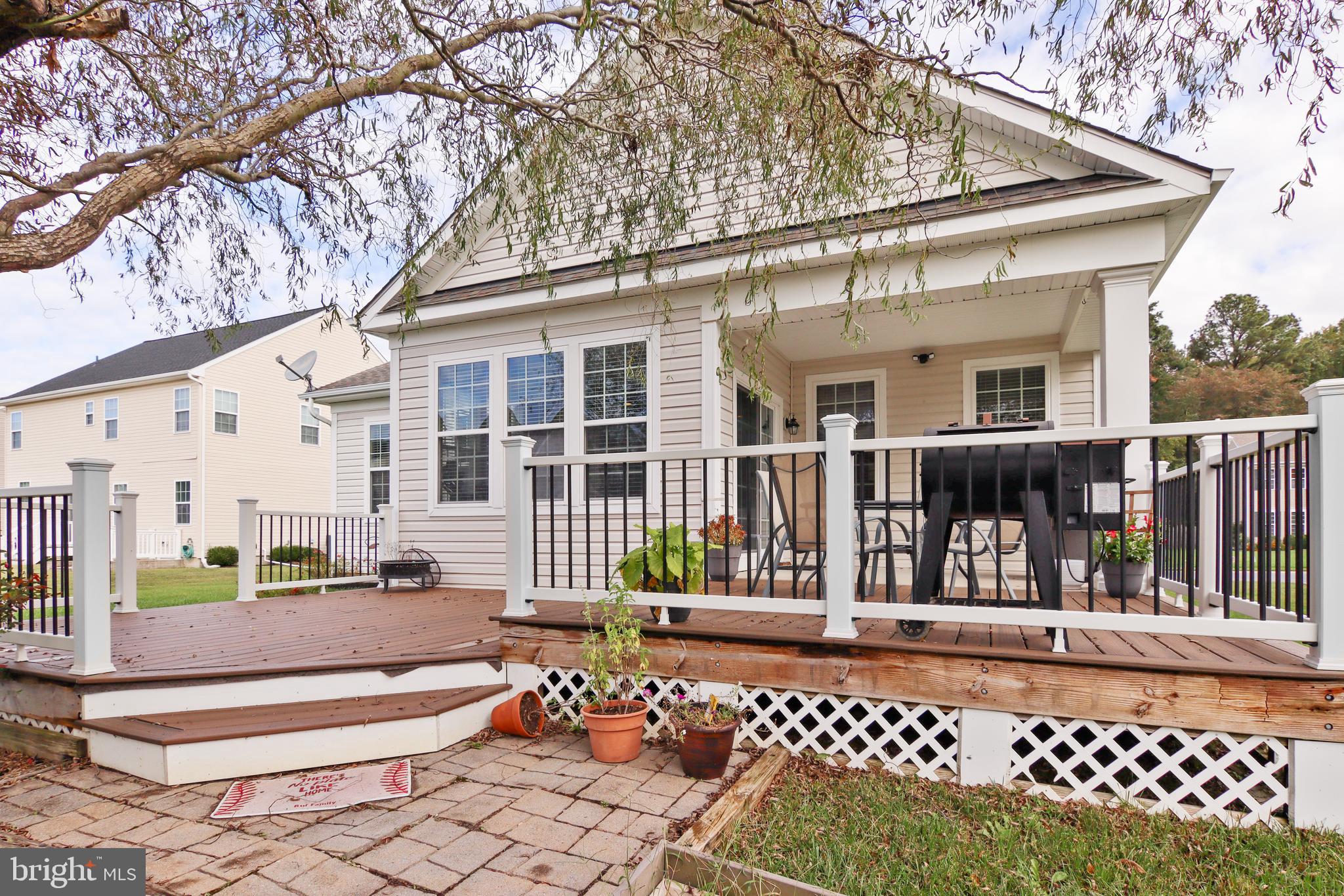LONGBOAT ESTATES - Residential Lease