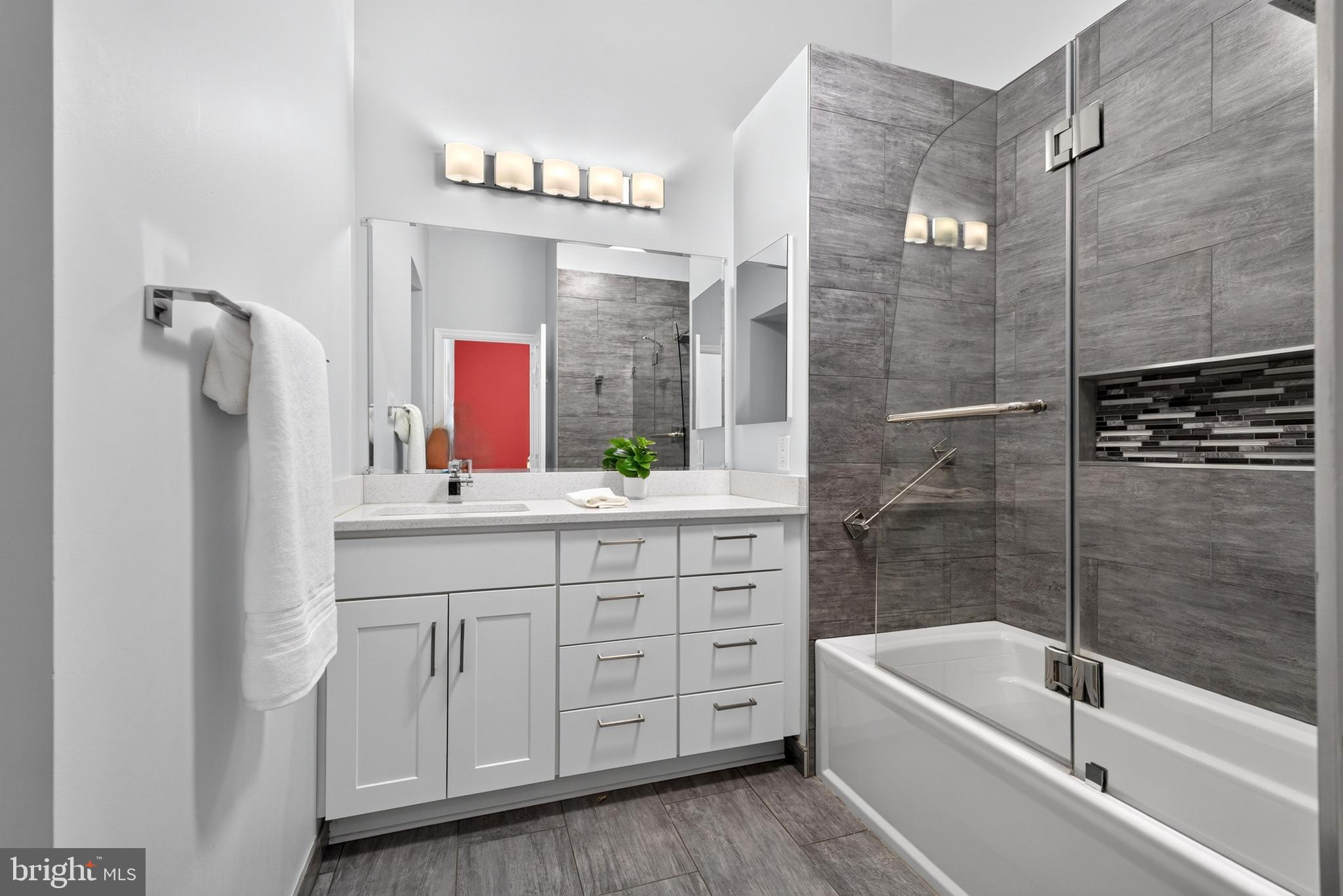GREENSPRING EAST - Residential