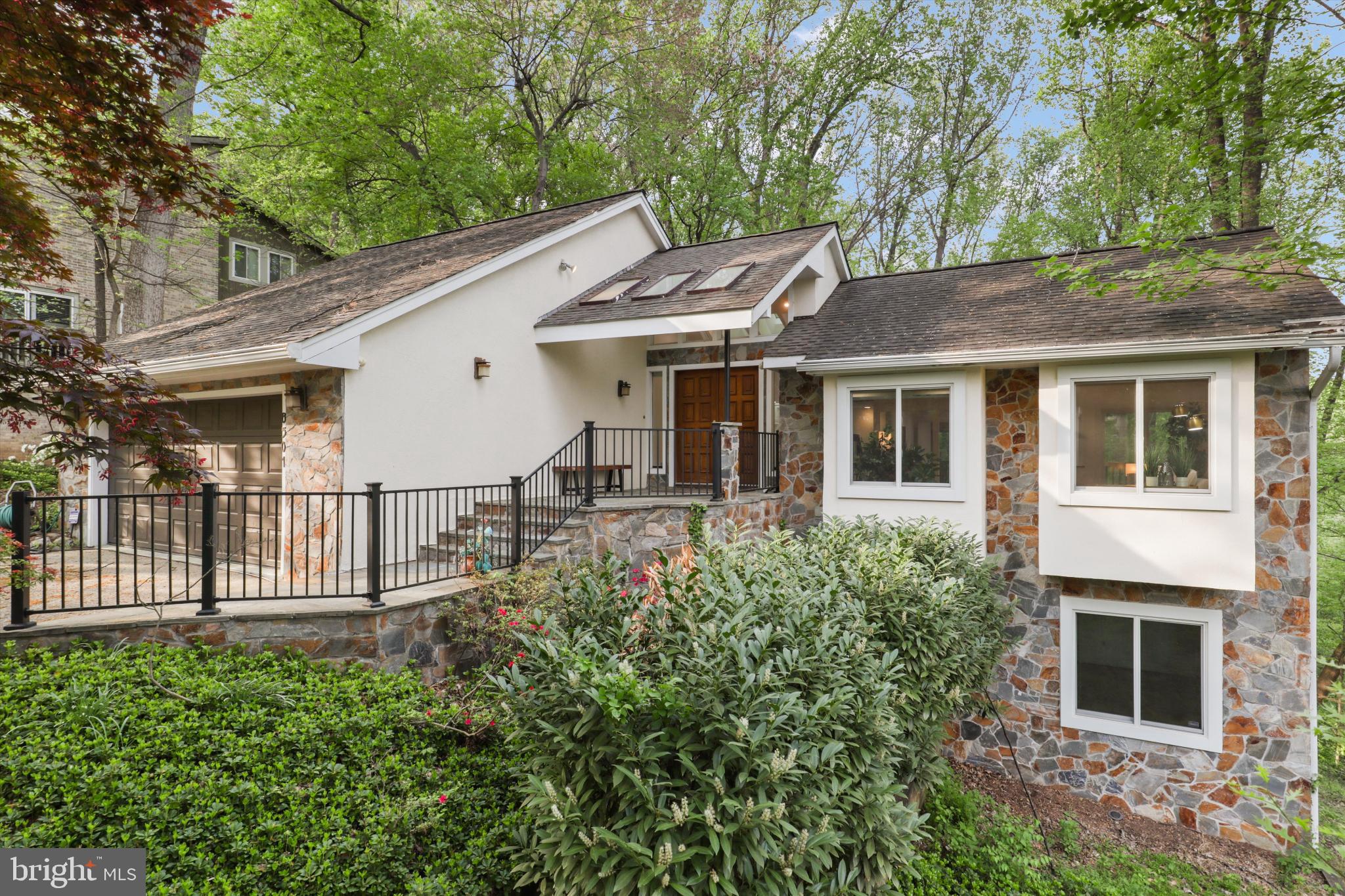 CONGRESSIONAL COUNTRY CLUB ESTATES - Residential