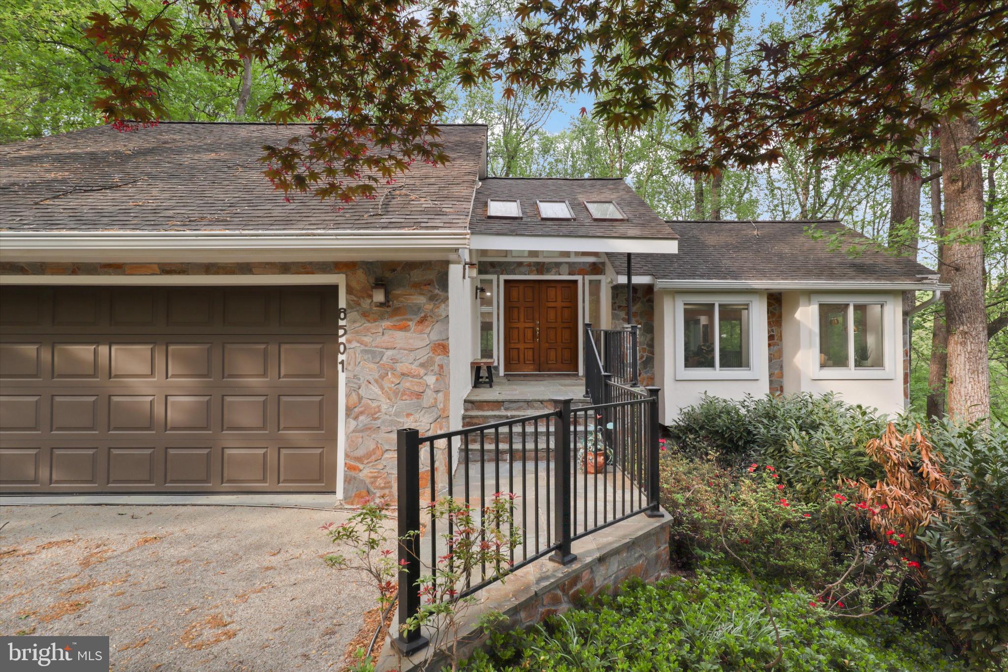 CONGRESSIONAL COUNTRY CLUB ESTATES - Residential