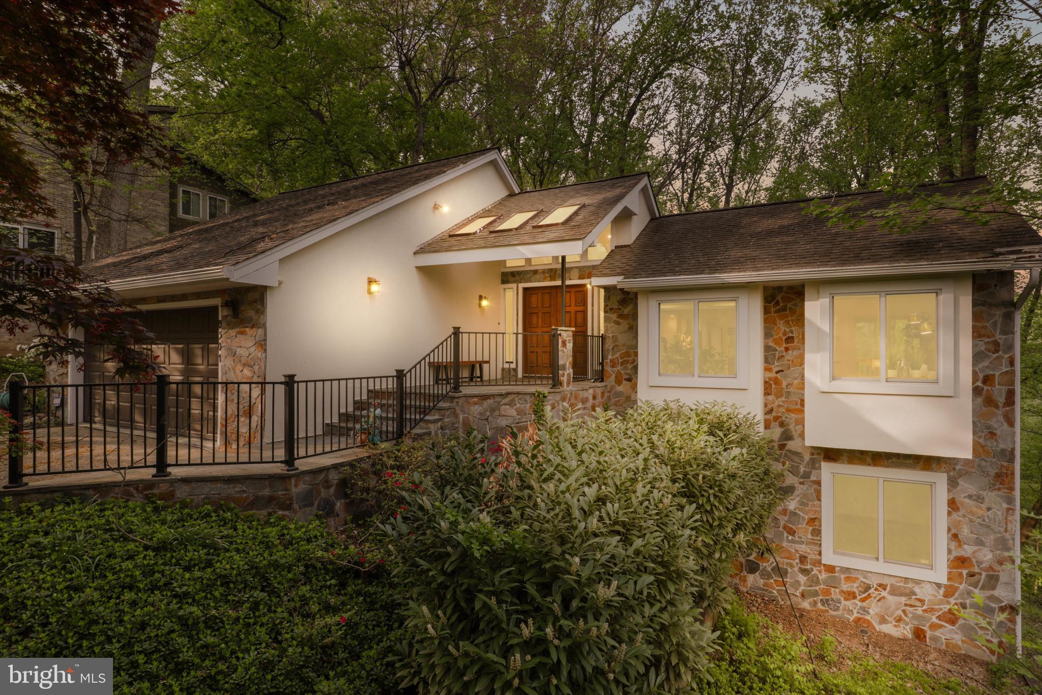 CONGRESSIONAL COUNTRY CLUB ESTATES - Residential