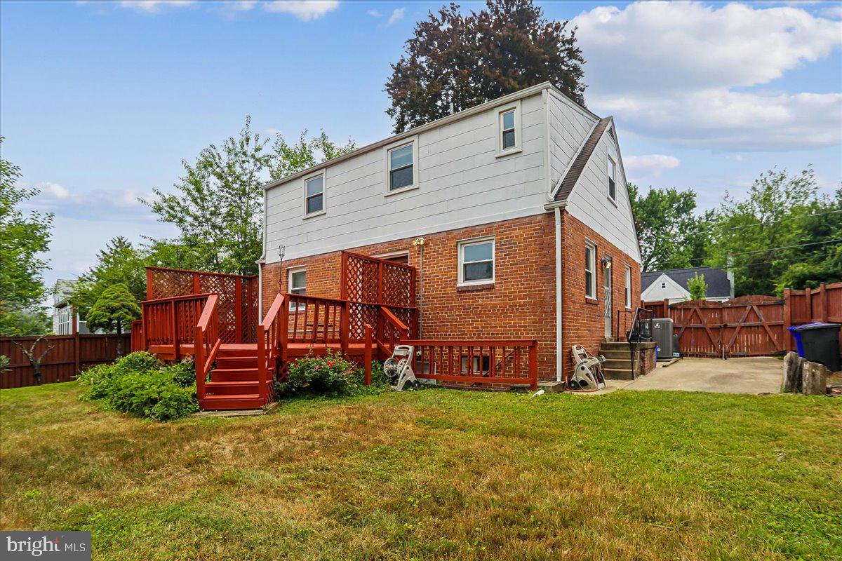 WHEATON CREST - Residential