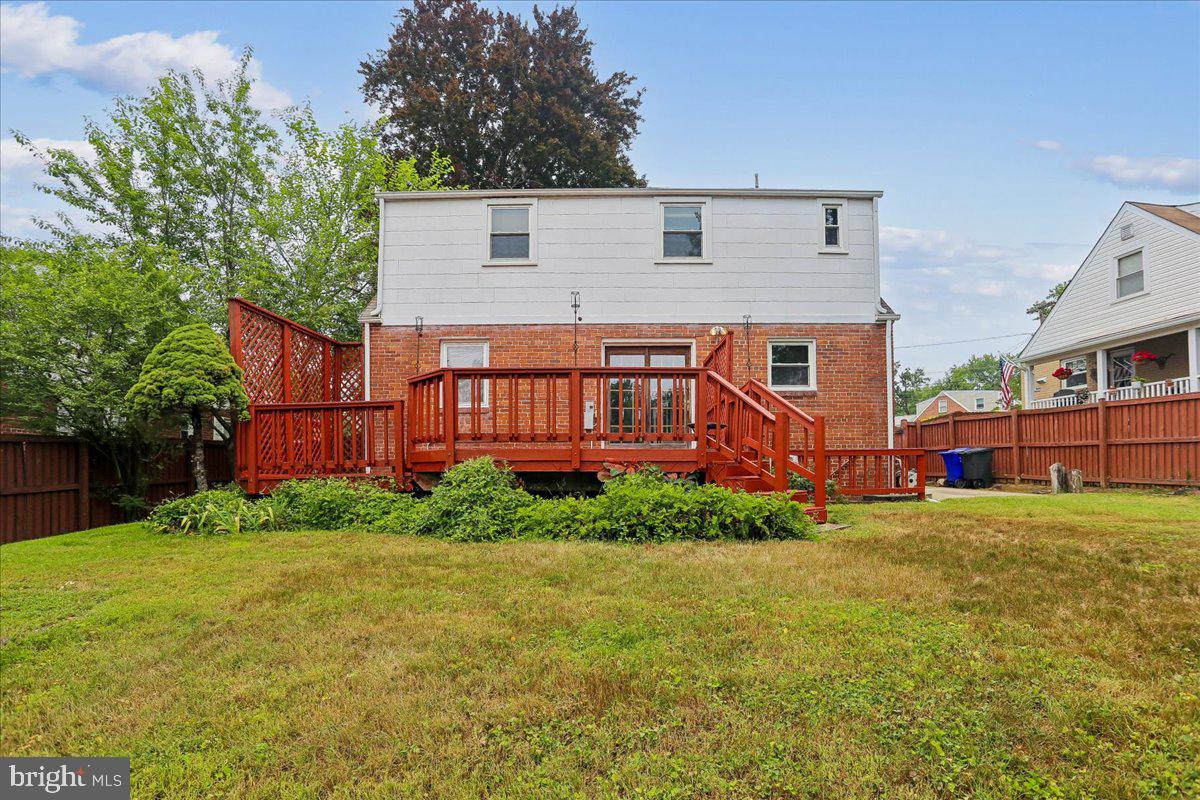 WHEATON CREST - Residential