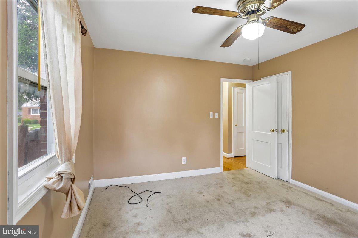WHEATON CREST - Residential