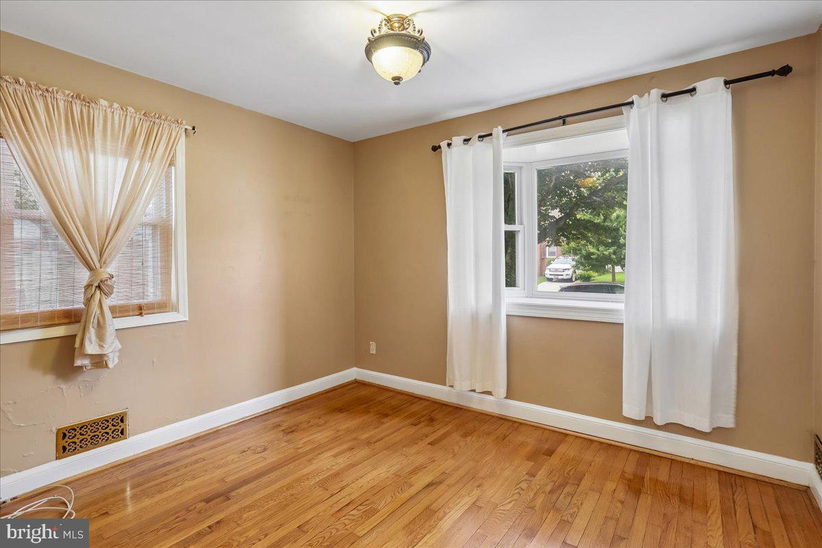 WHEATON CREST - Residential