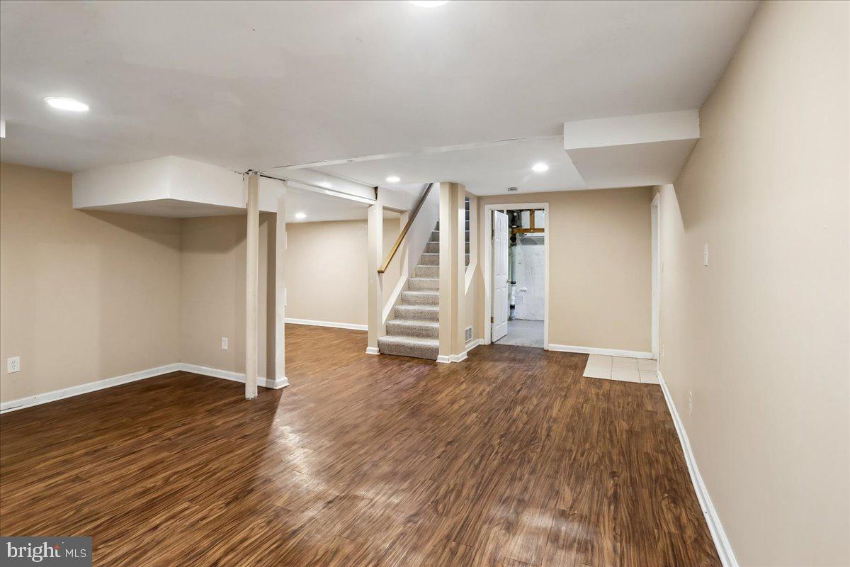 WHEATON CREST - Residential