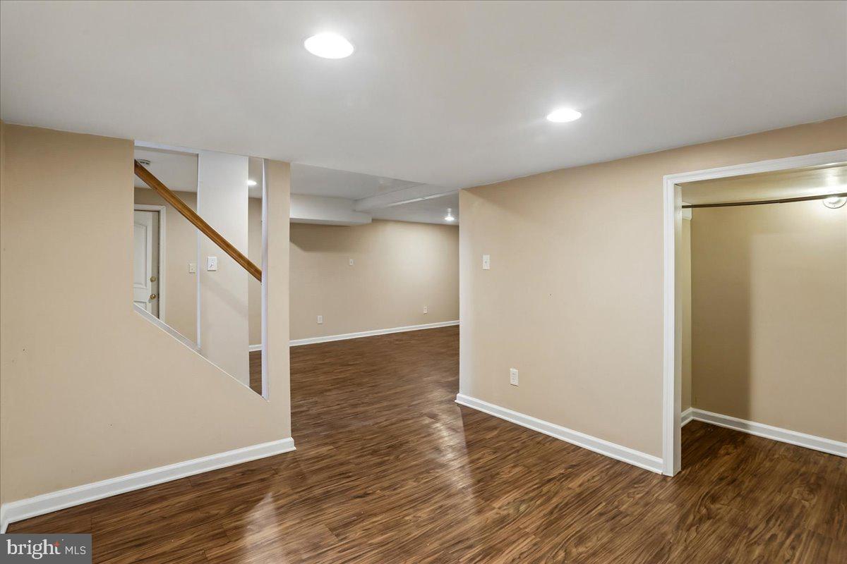 WHEATON CREST - Residential