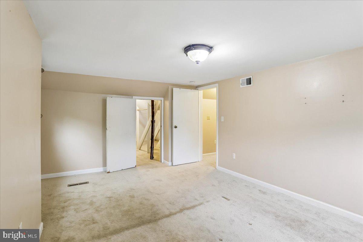 WHEATON CREST - Residential