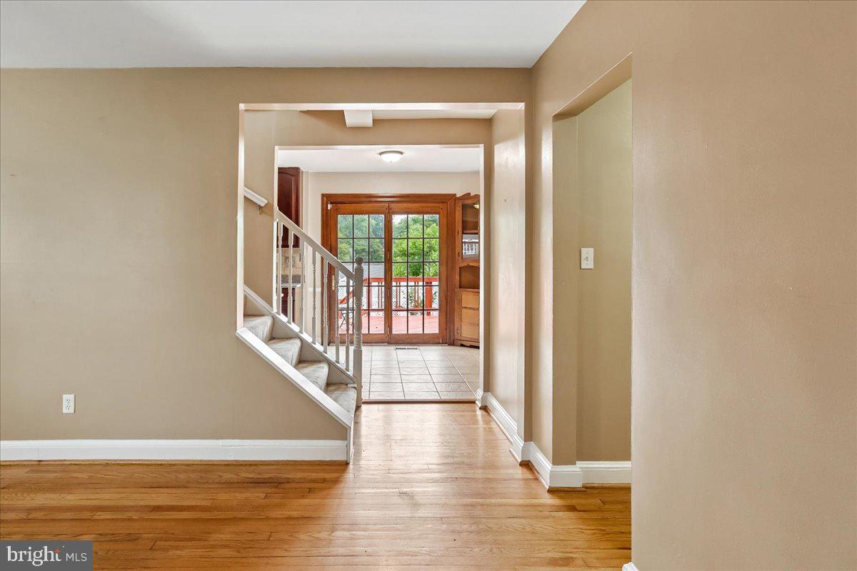 WHEATON CREST - Residential