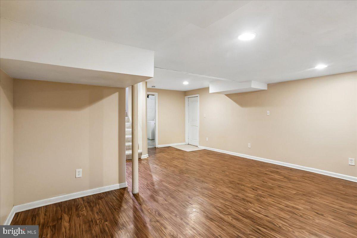 WHEATON CREST - Residential