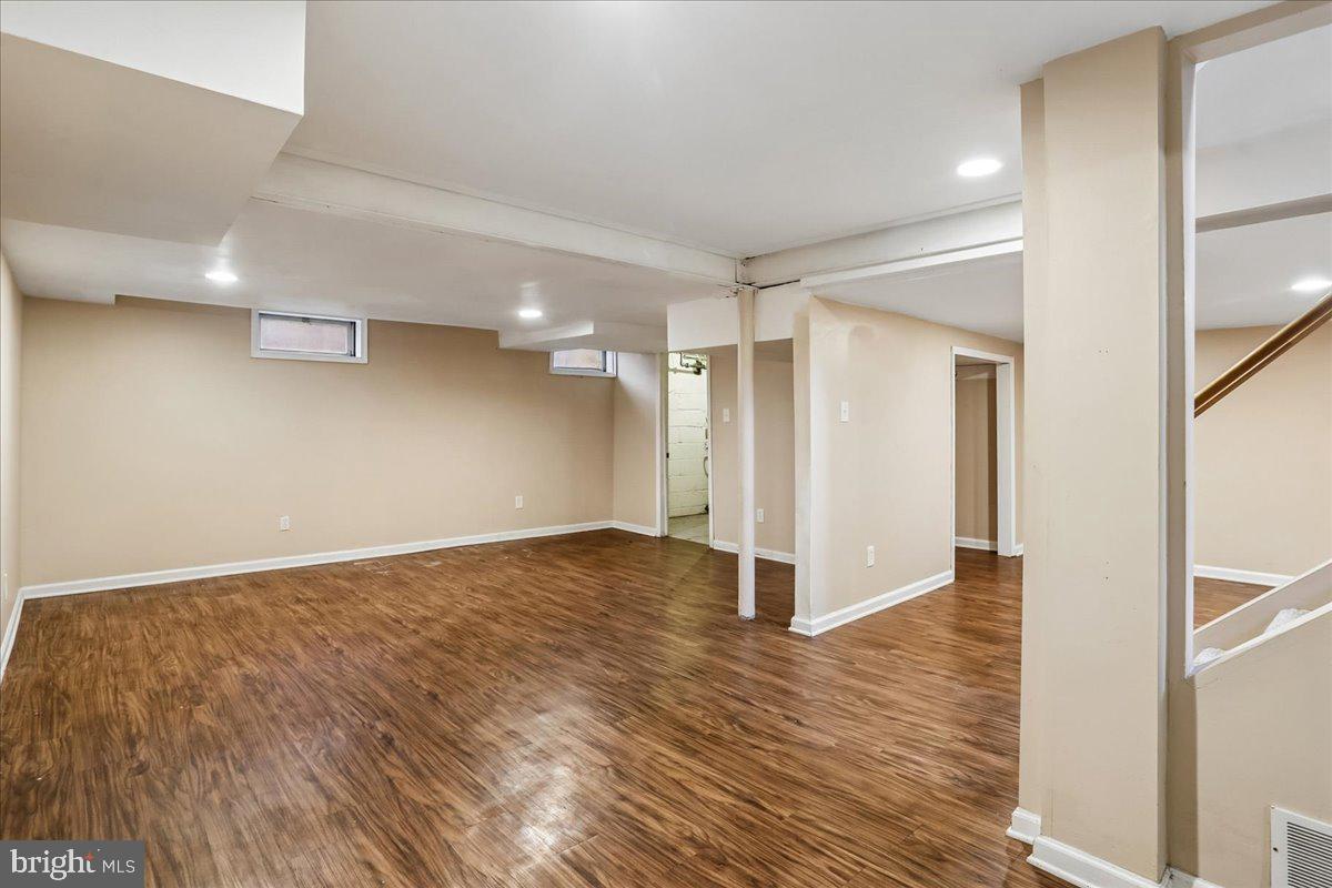 WHEATON CREST - Residential