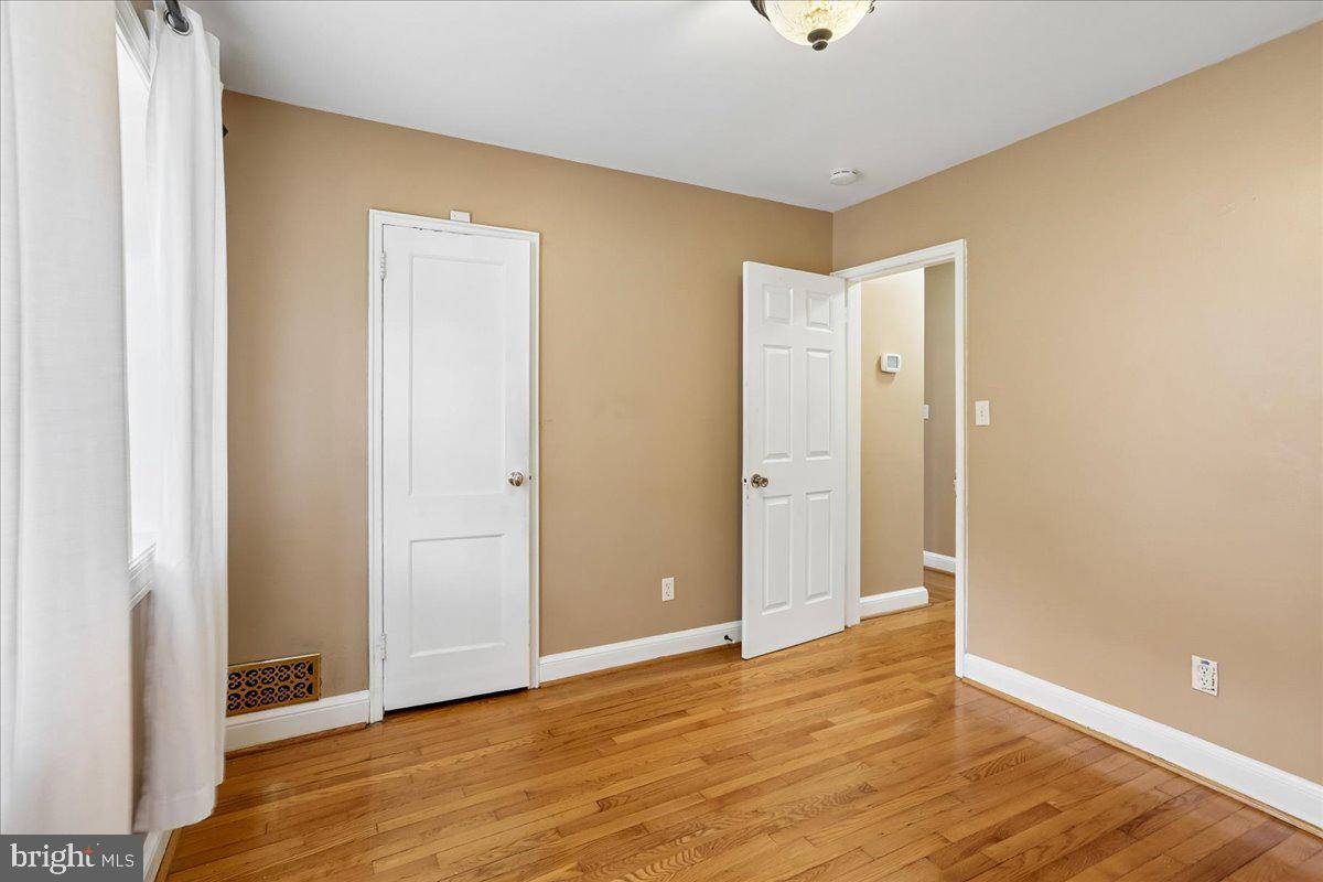 WHEATON CREST - Residential