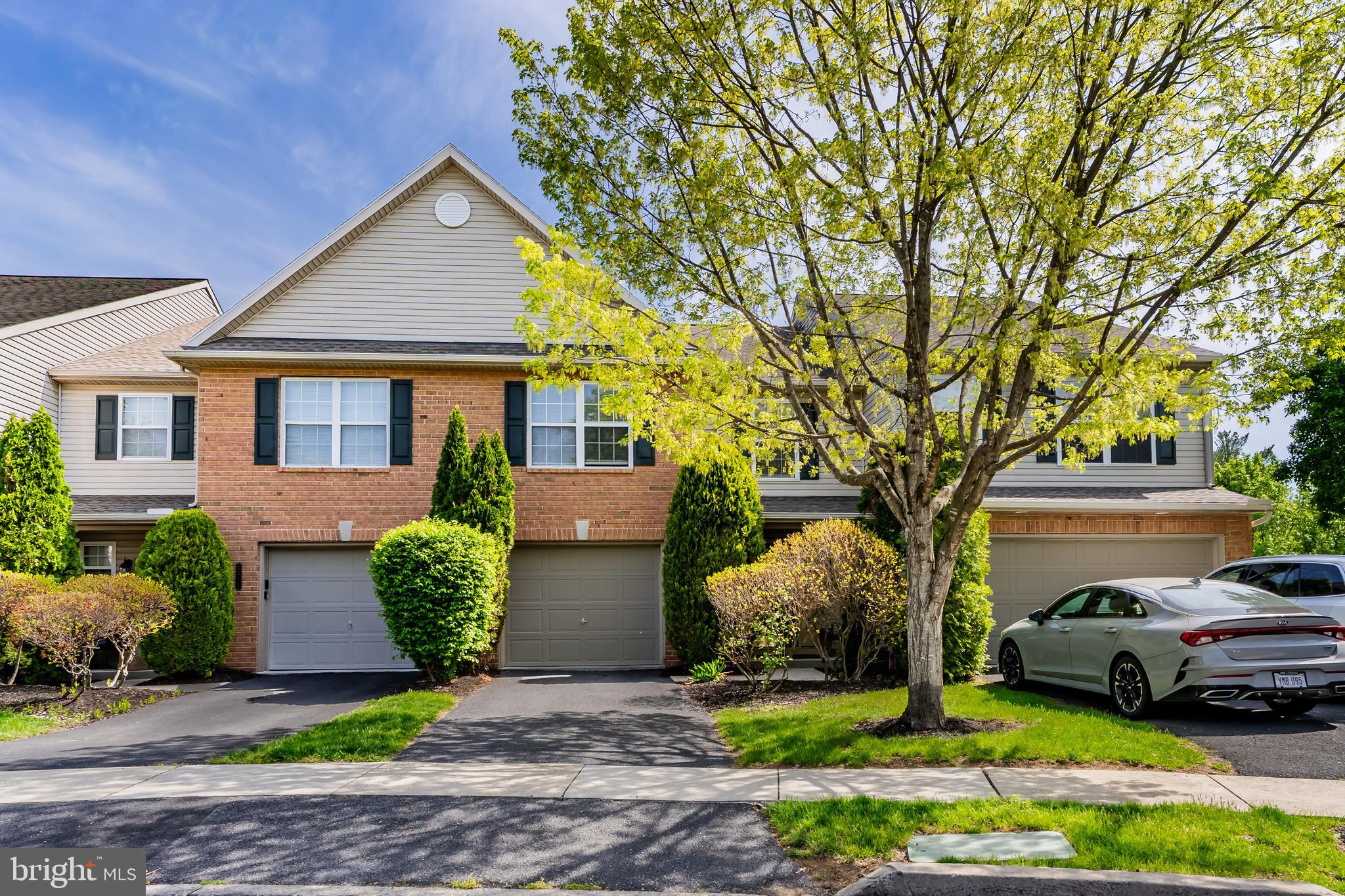 CROSS CREEK - Residential Lease