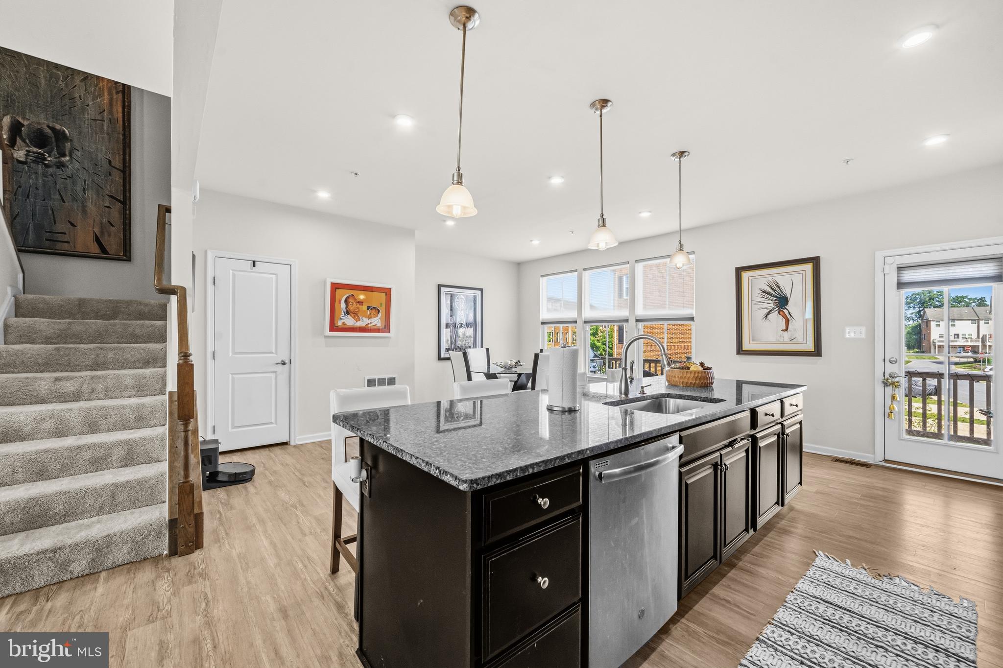 WESTCHESTER SQUARE - Residential