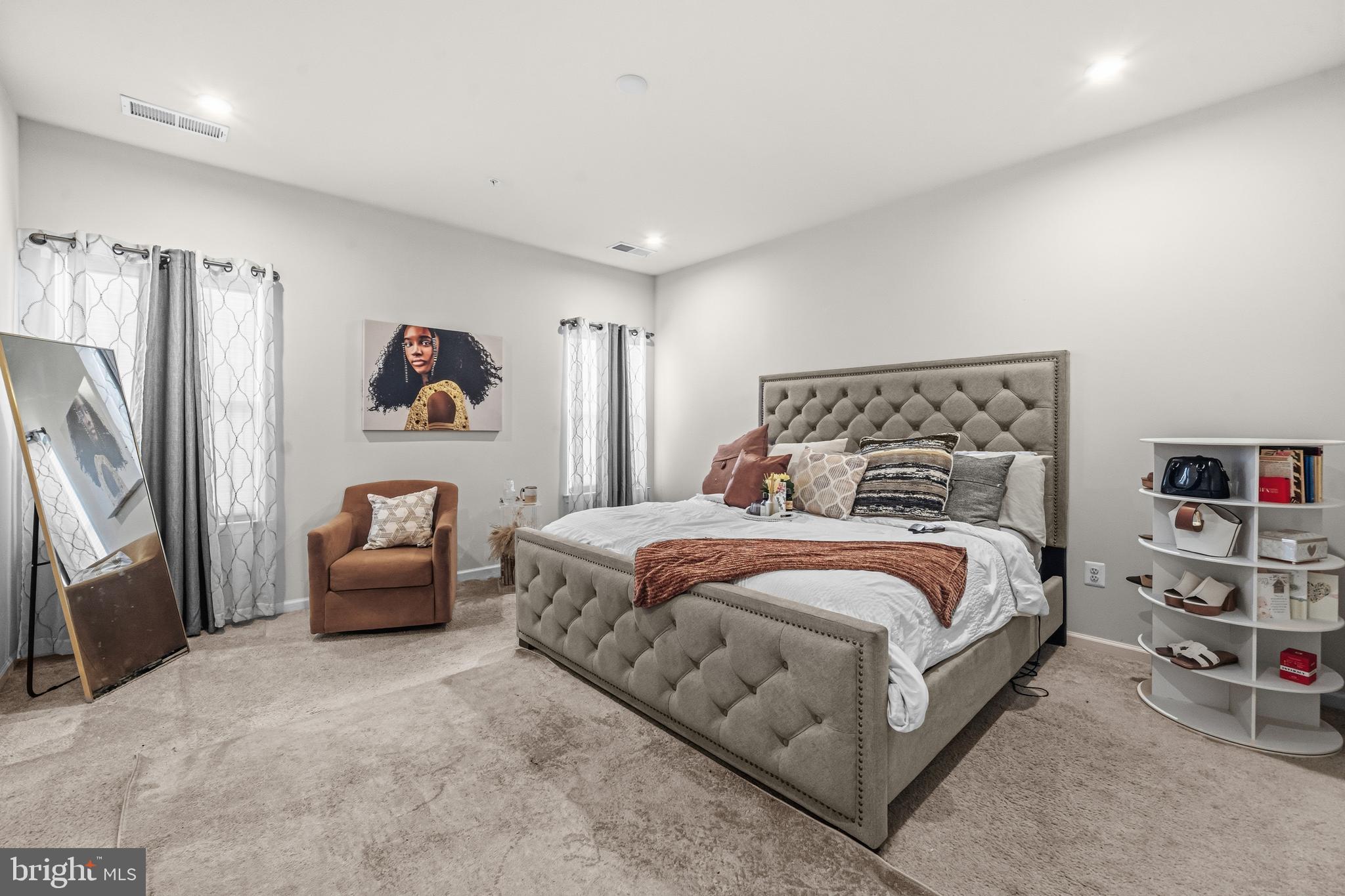 WESTCHESTER SQUARE - Residential