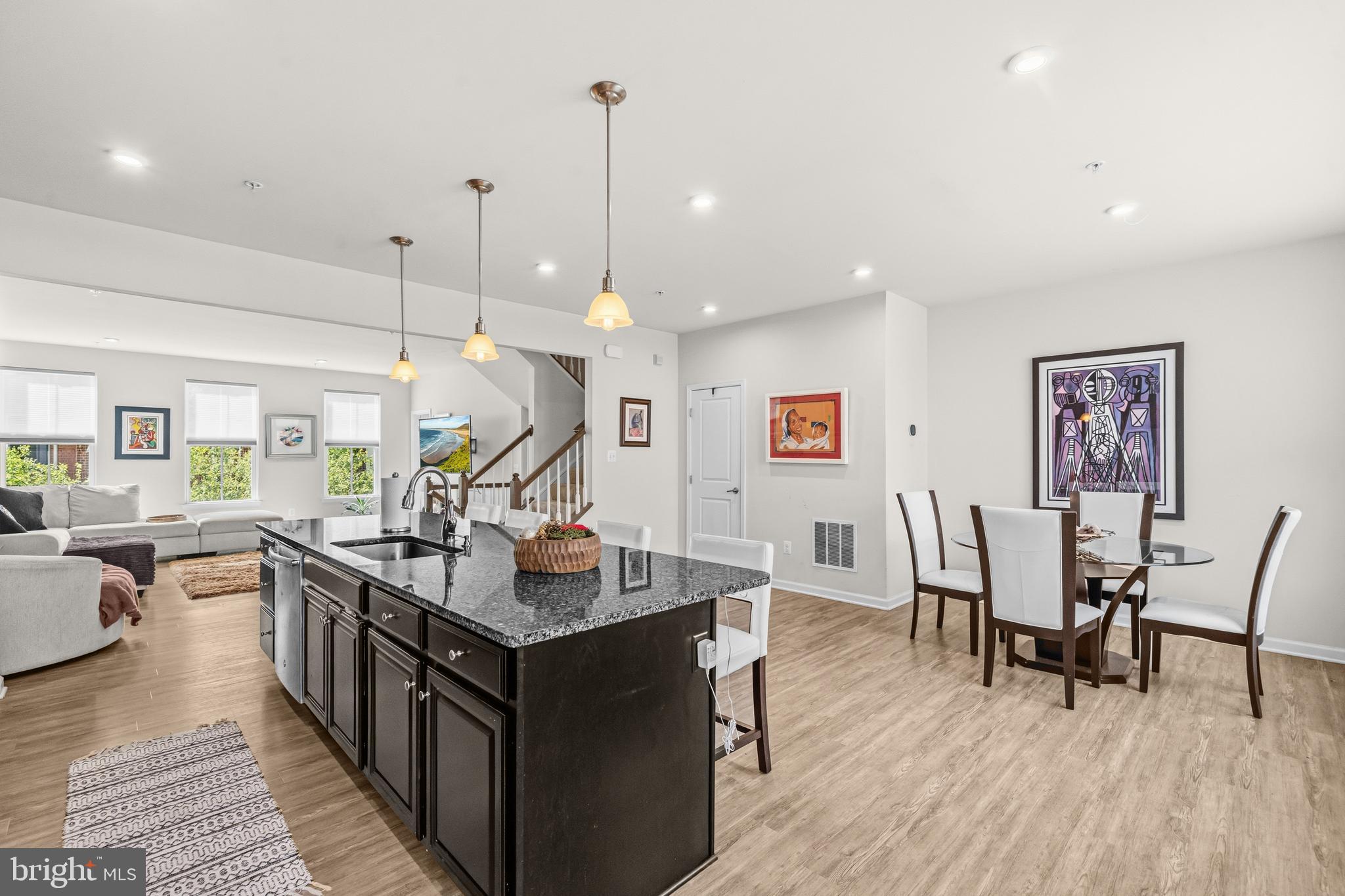 WESTCHESTER SQUARE - Residential