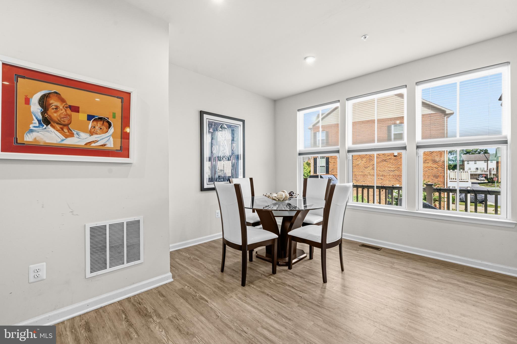 WESTCHESTER SQUARE - Residential