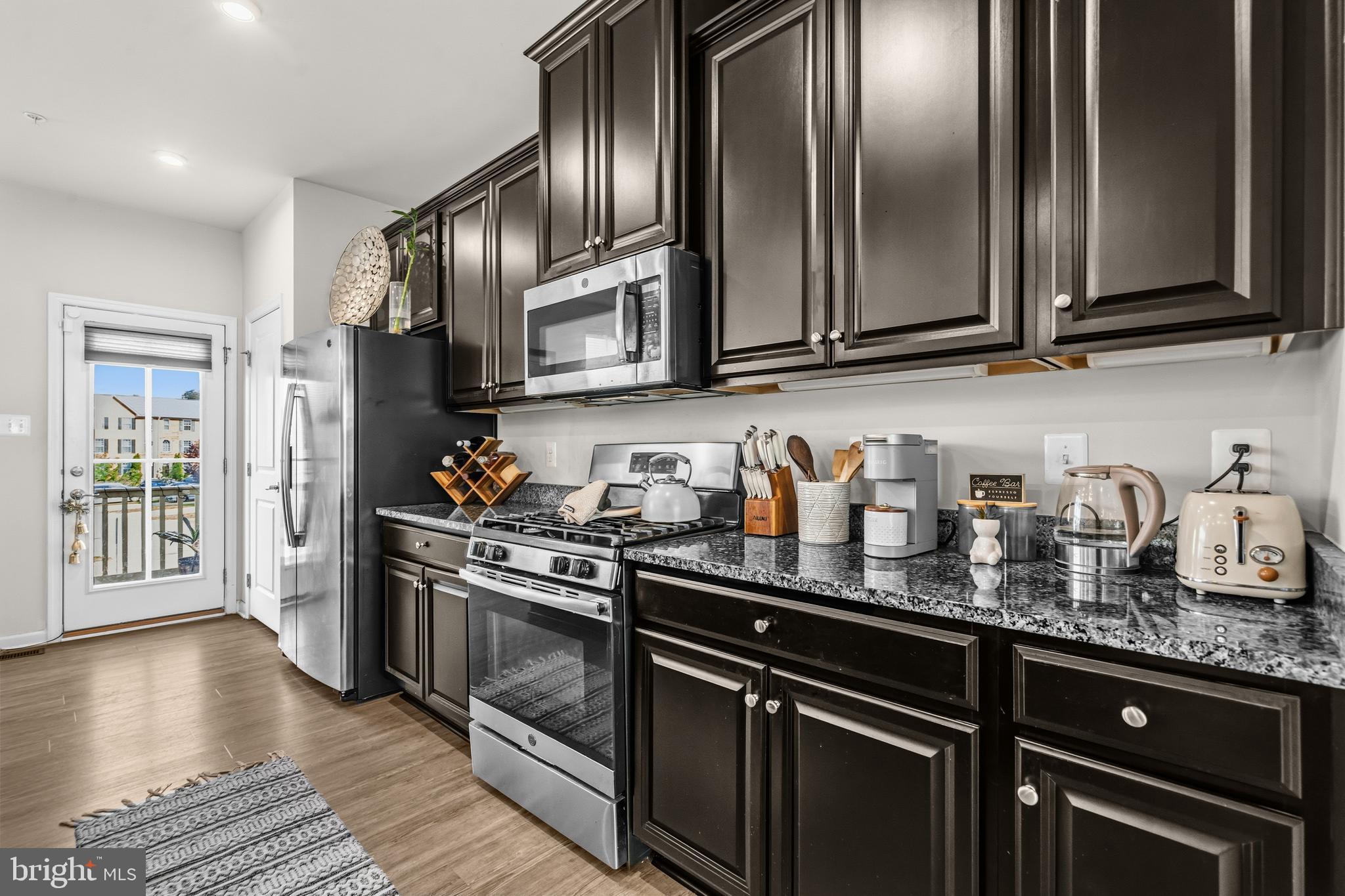 WESTCHESTER SQUARE - Residential