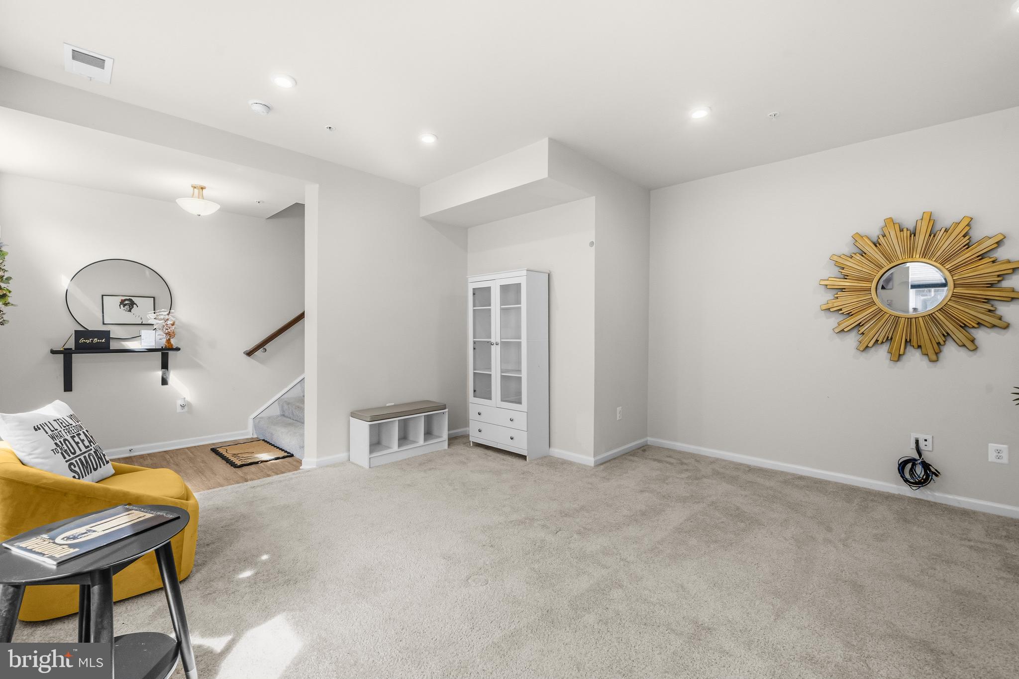 WESTCHESTER SQUARE - Residential