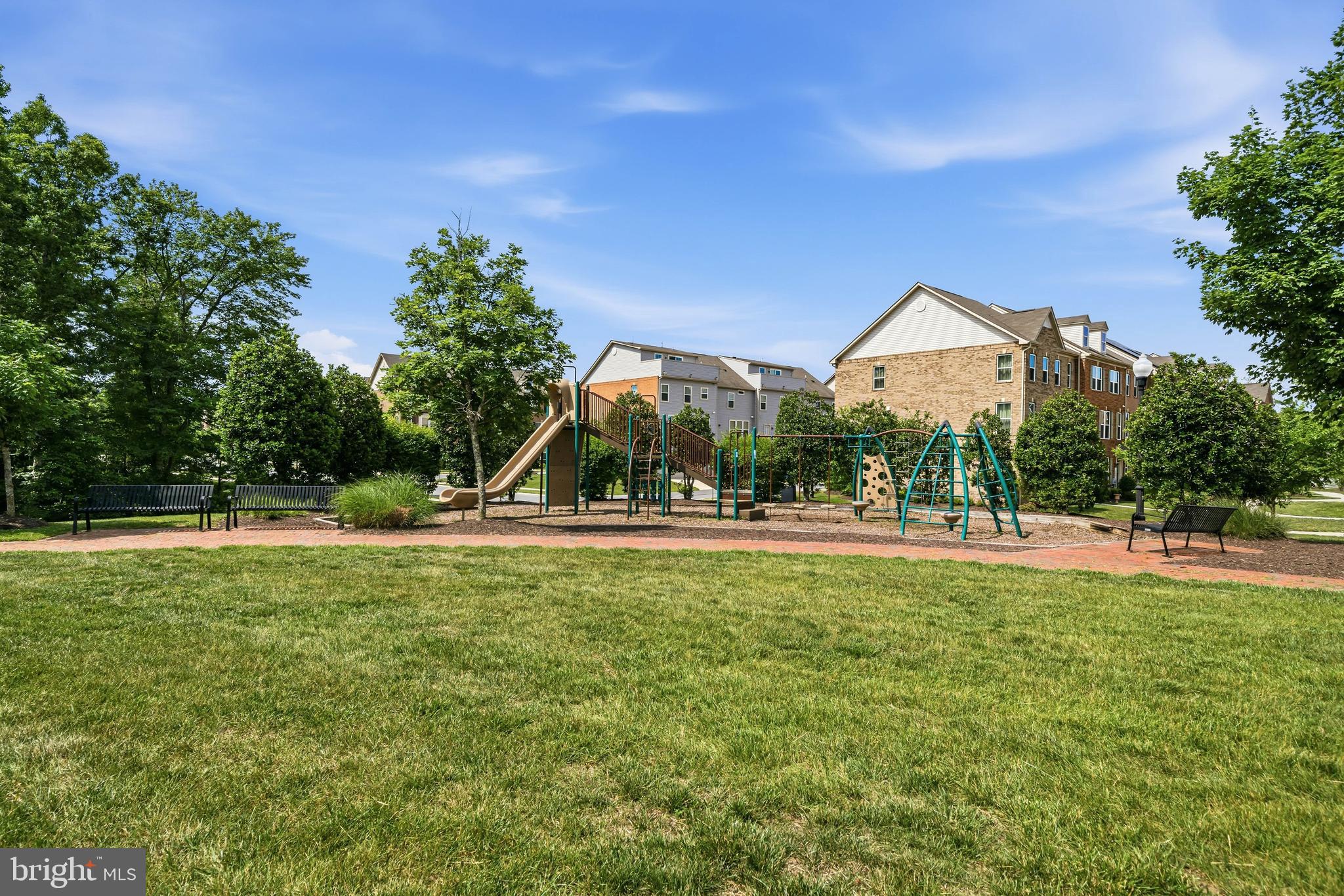 WESTCHESTER SQUARE - Residential