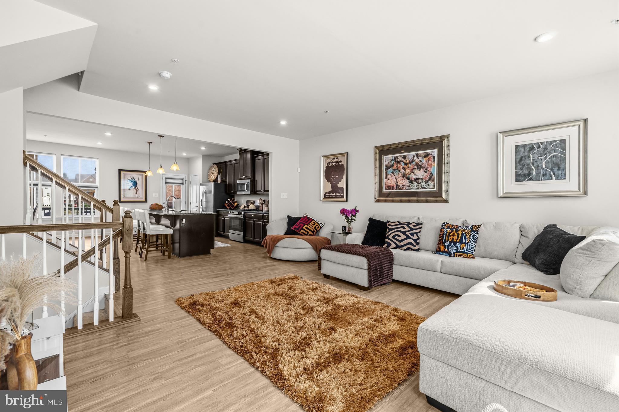 WESTCHESTER SQUARE - Residential