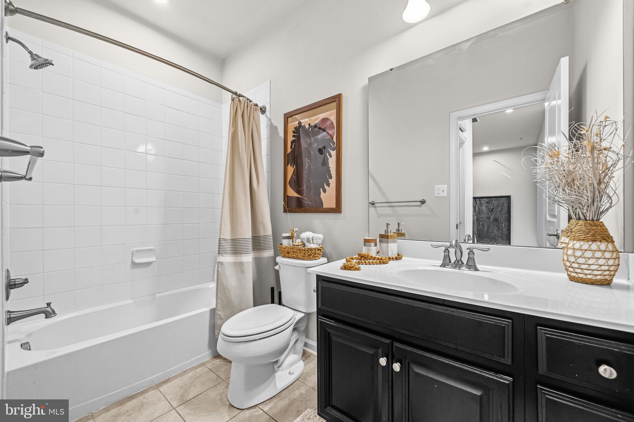 WESTCHESTER SQUARE - Residential