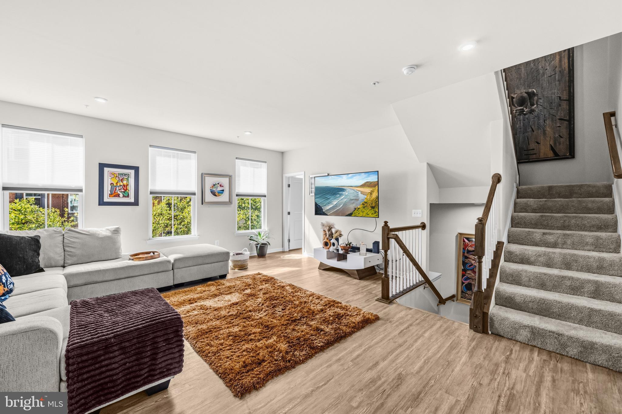 WESTCHESTER SQUARE - Residential