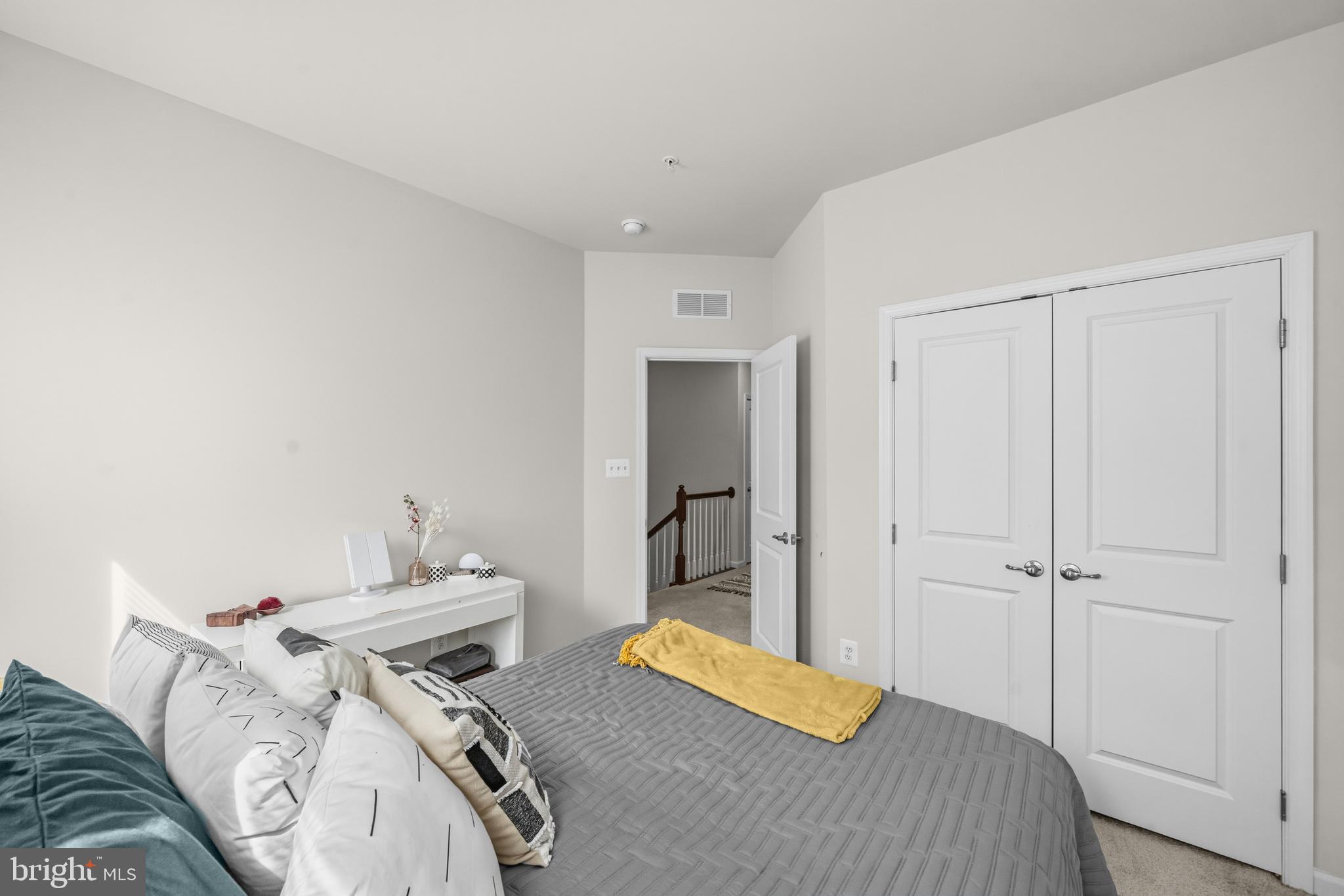 WESTCHESTER SQUARE - Residential