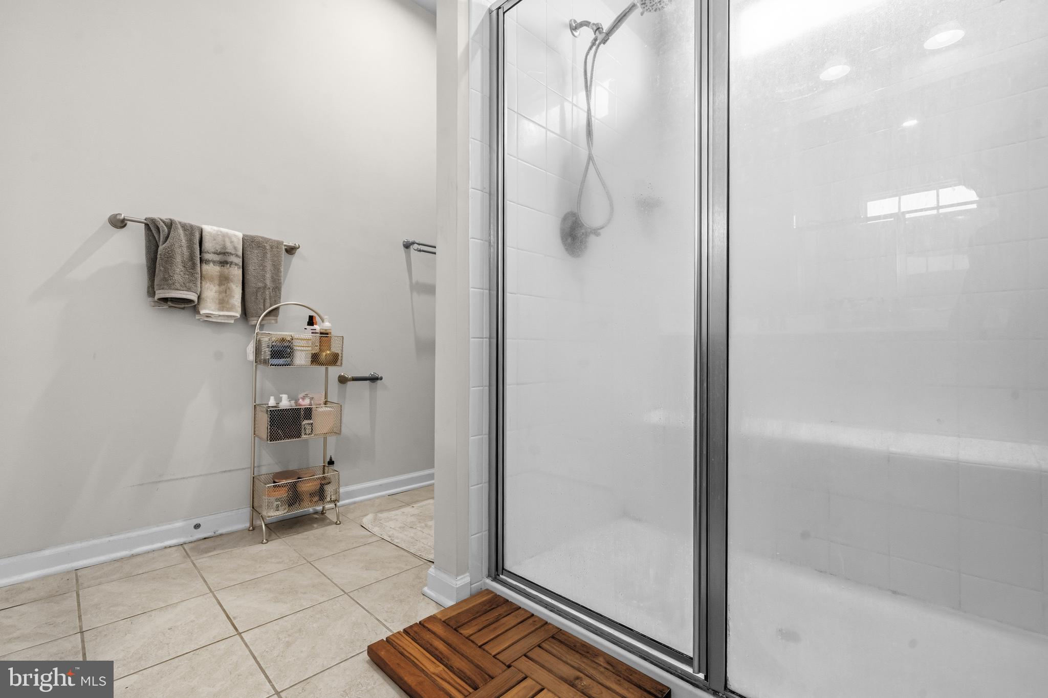 WESTCHESTER SQUARE - Residential
