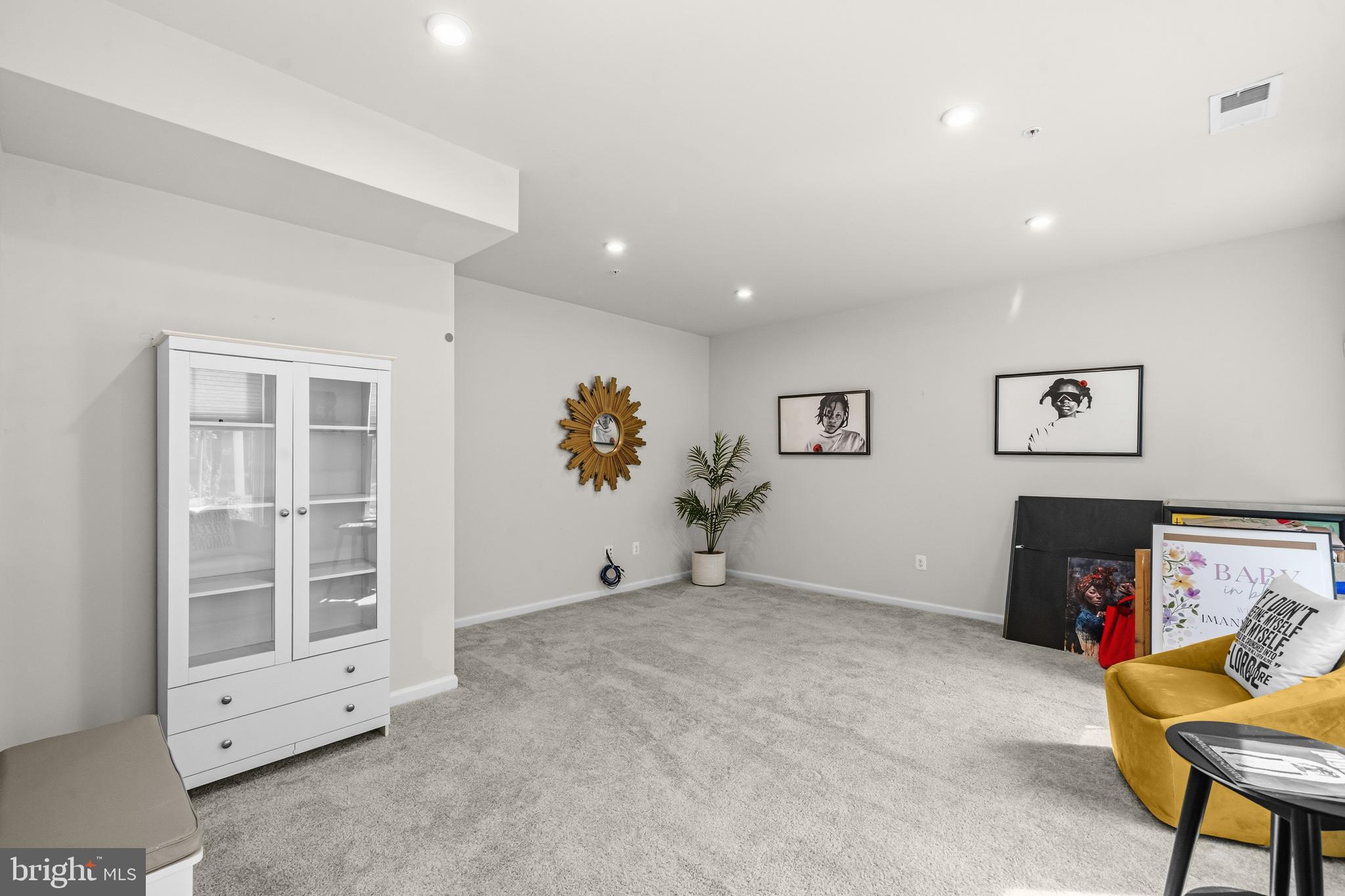 WESTCHESTER SQUARE - Residential