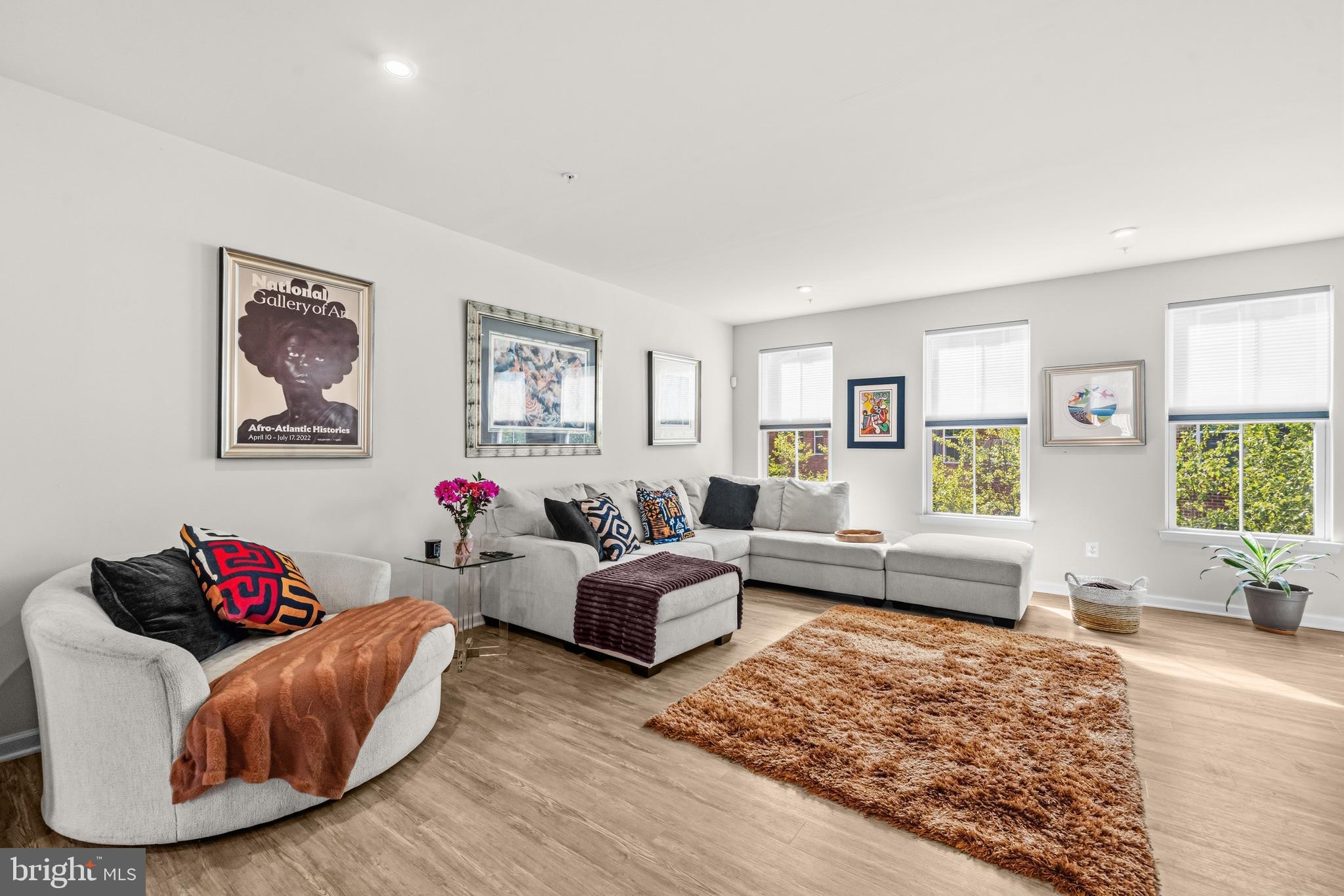 WESTCHESTER SQUARE - Residential