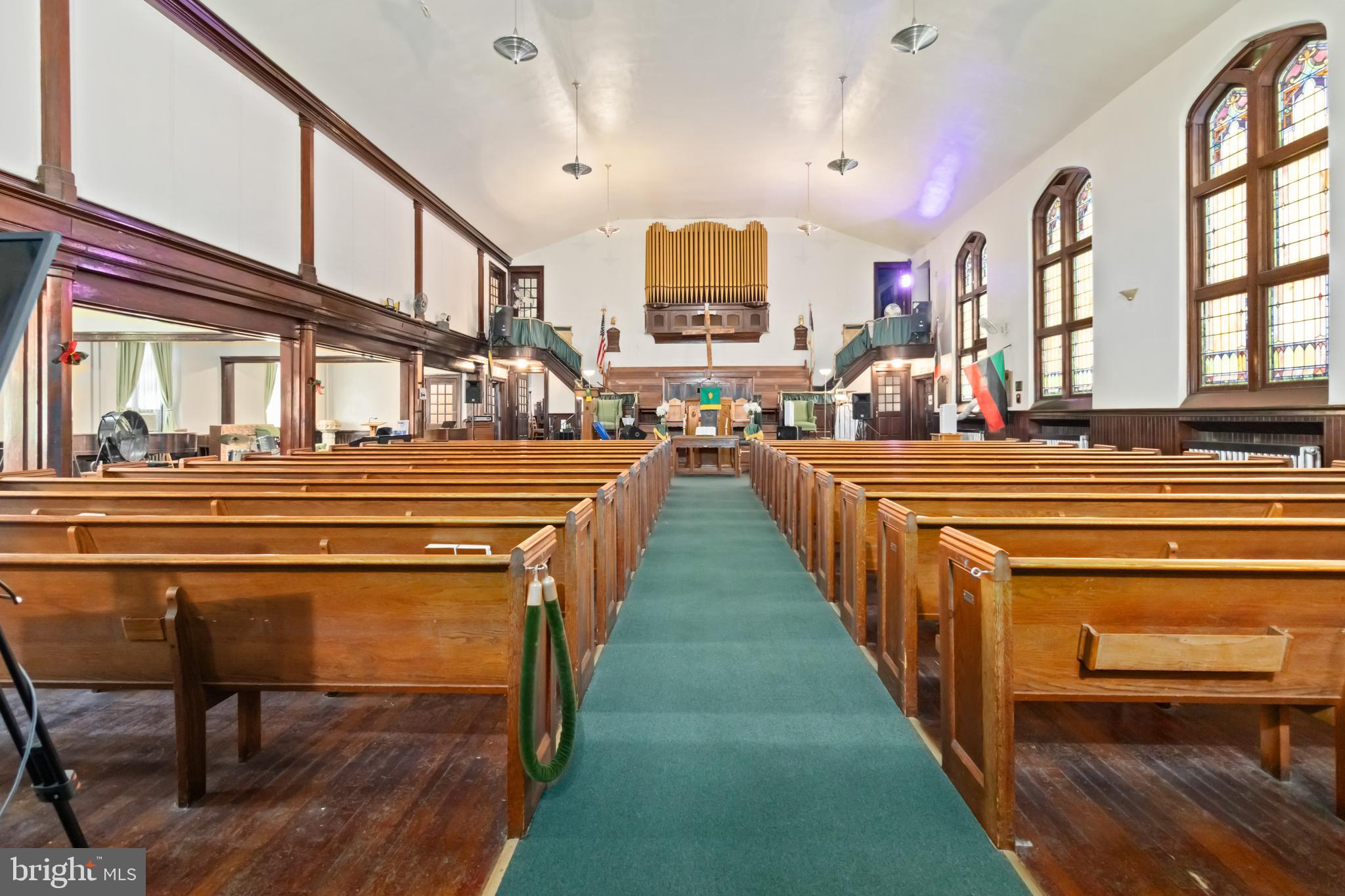 OGONTZ - Commercial Sale