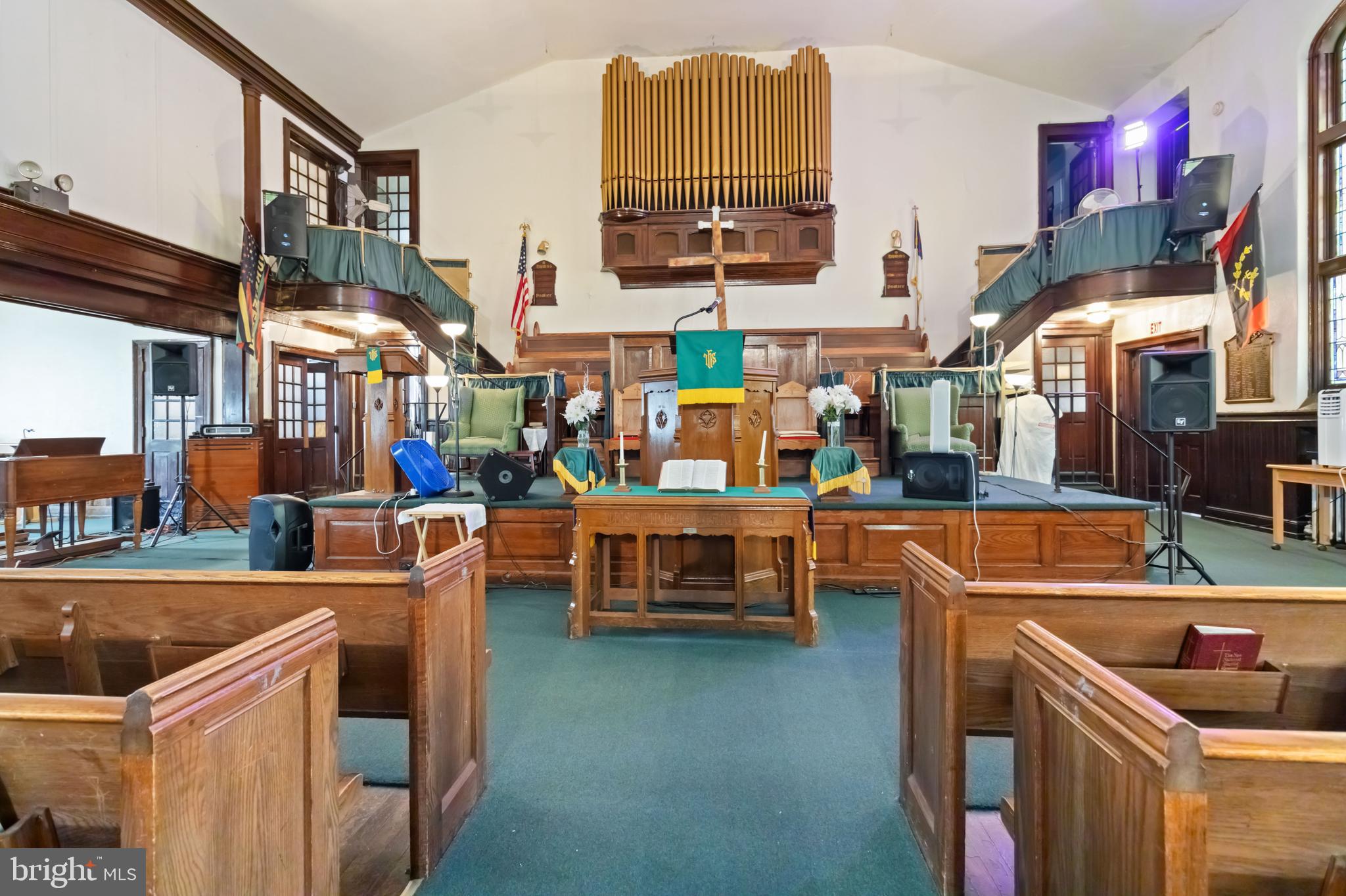 OGONTZ - Commercial Sale
