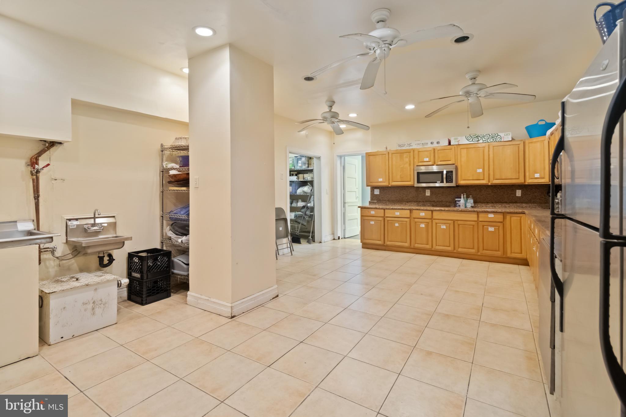 OGONTZ - Commercial Sale