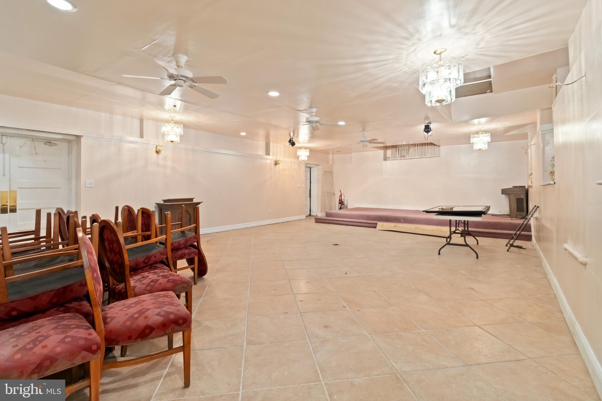OGONTZ - Commercial Sale
