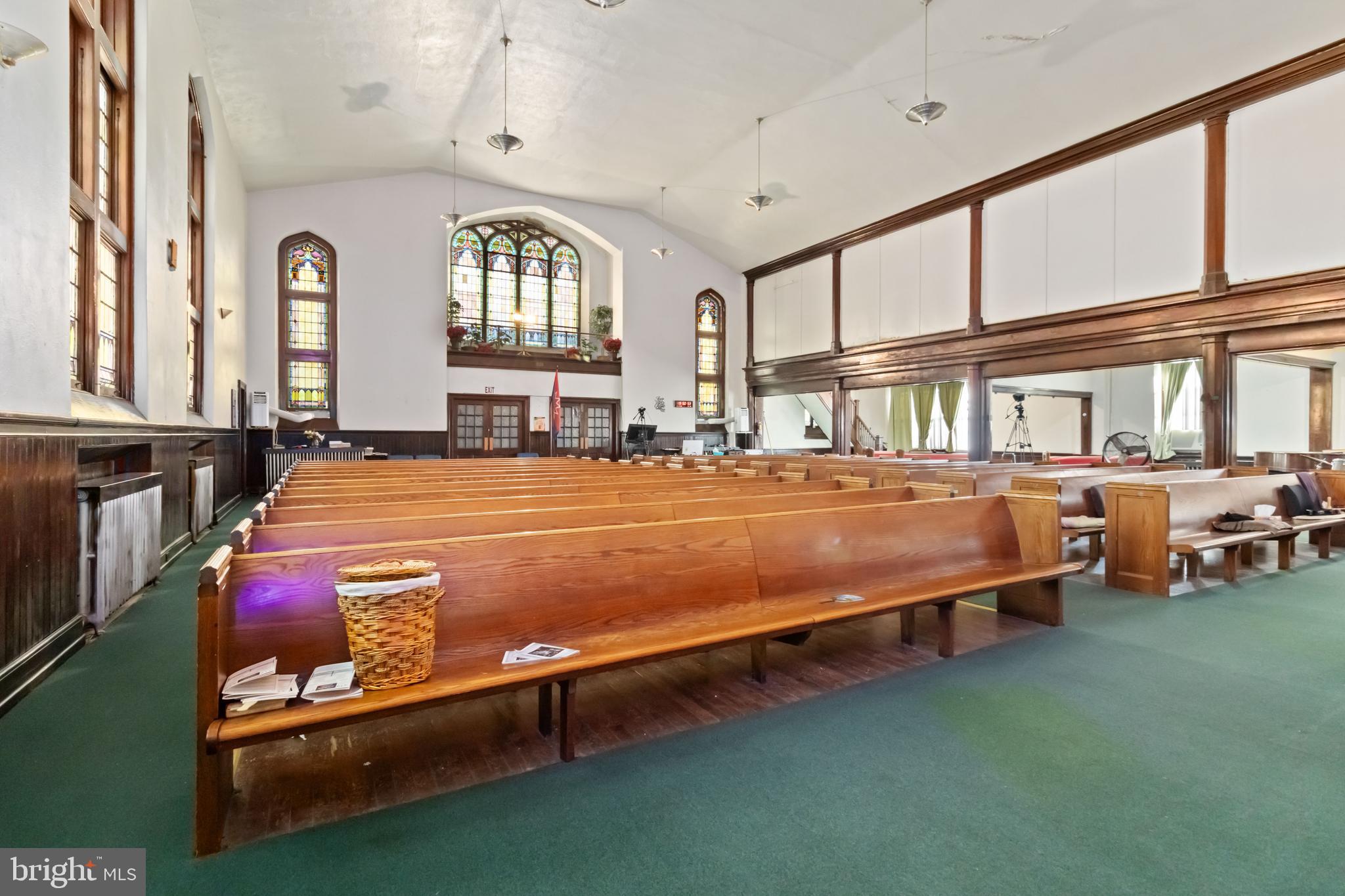 OGONTZ - Commercial Sale