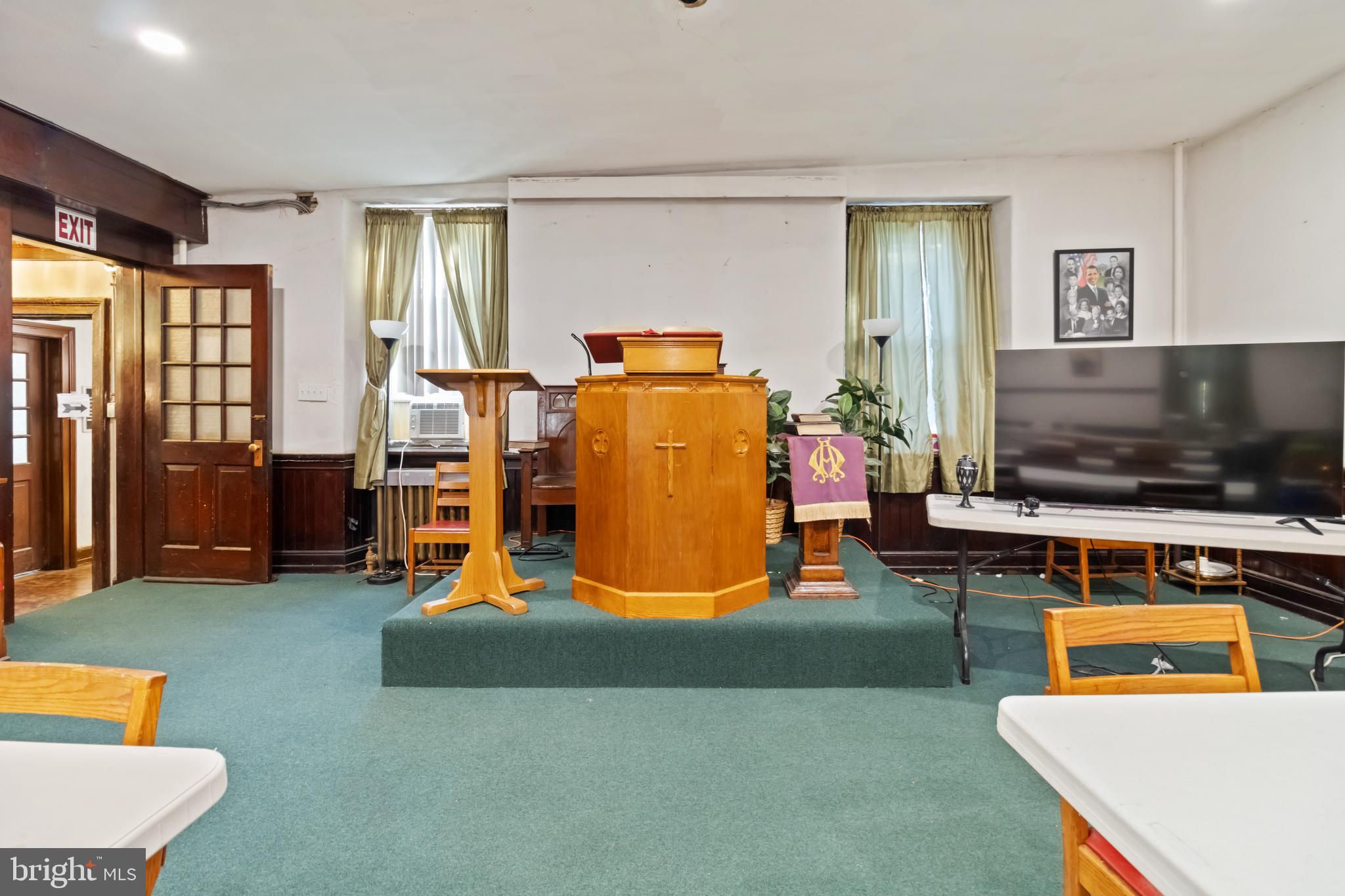 OGONTZ - Commercial Sale