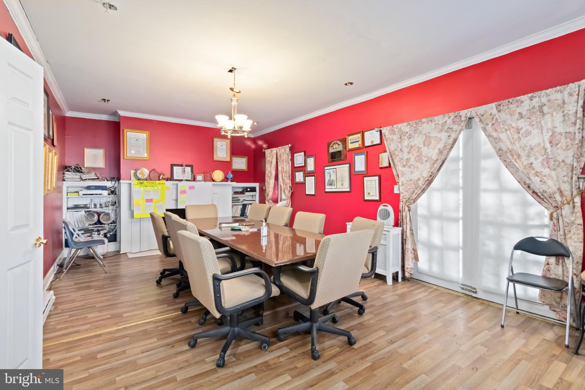 OGONTZ - Commercial Sale