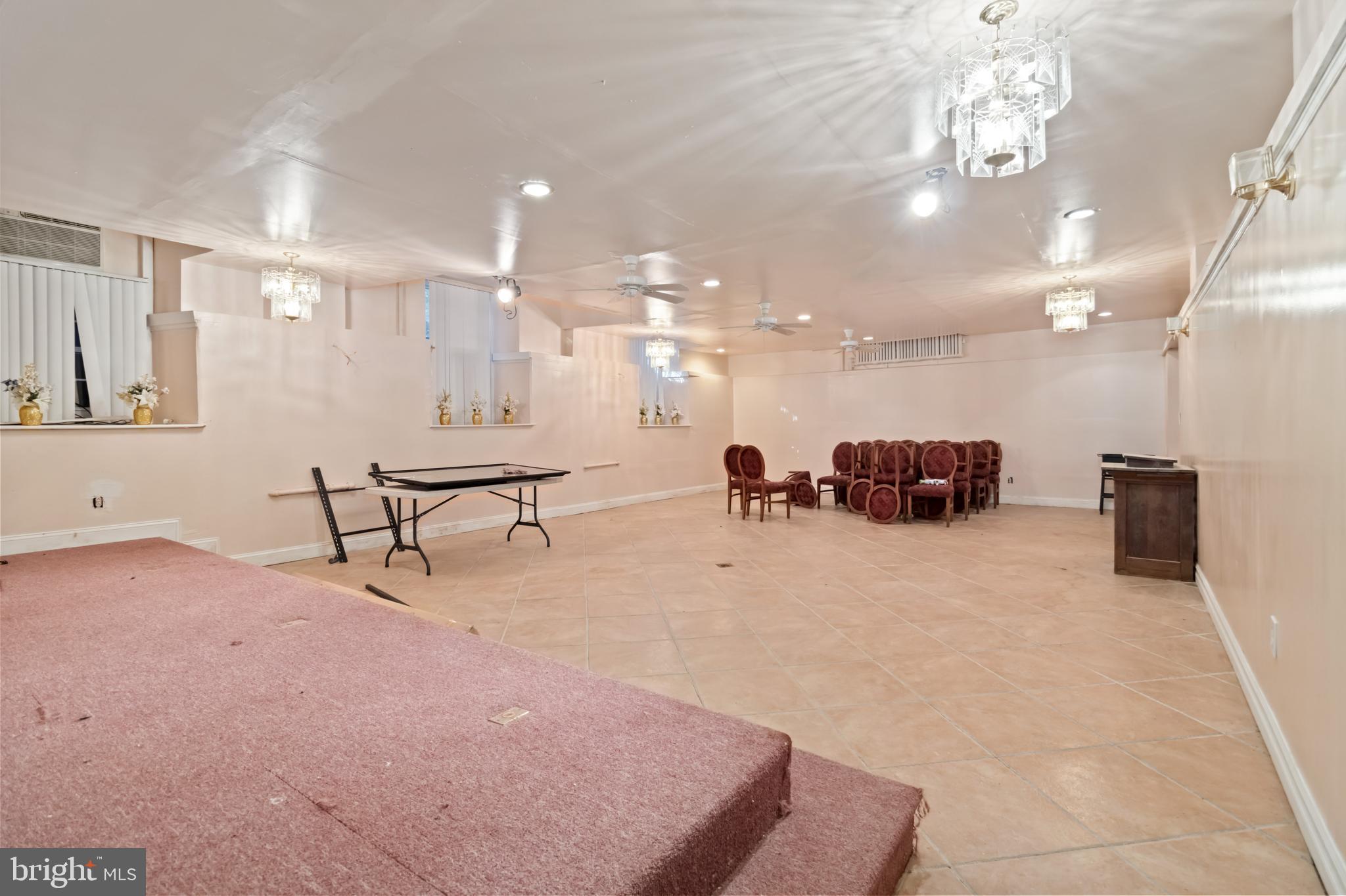 OGONTZ - Commercial Sale