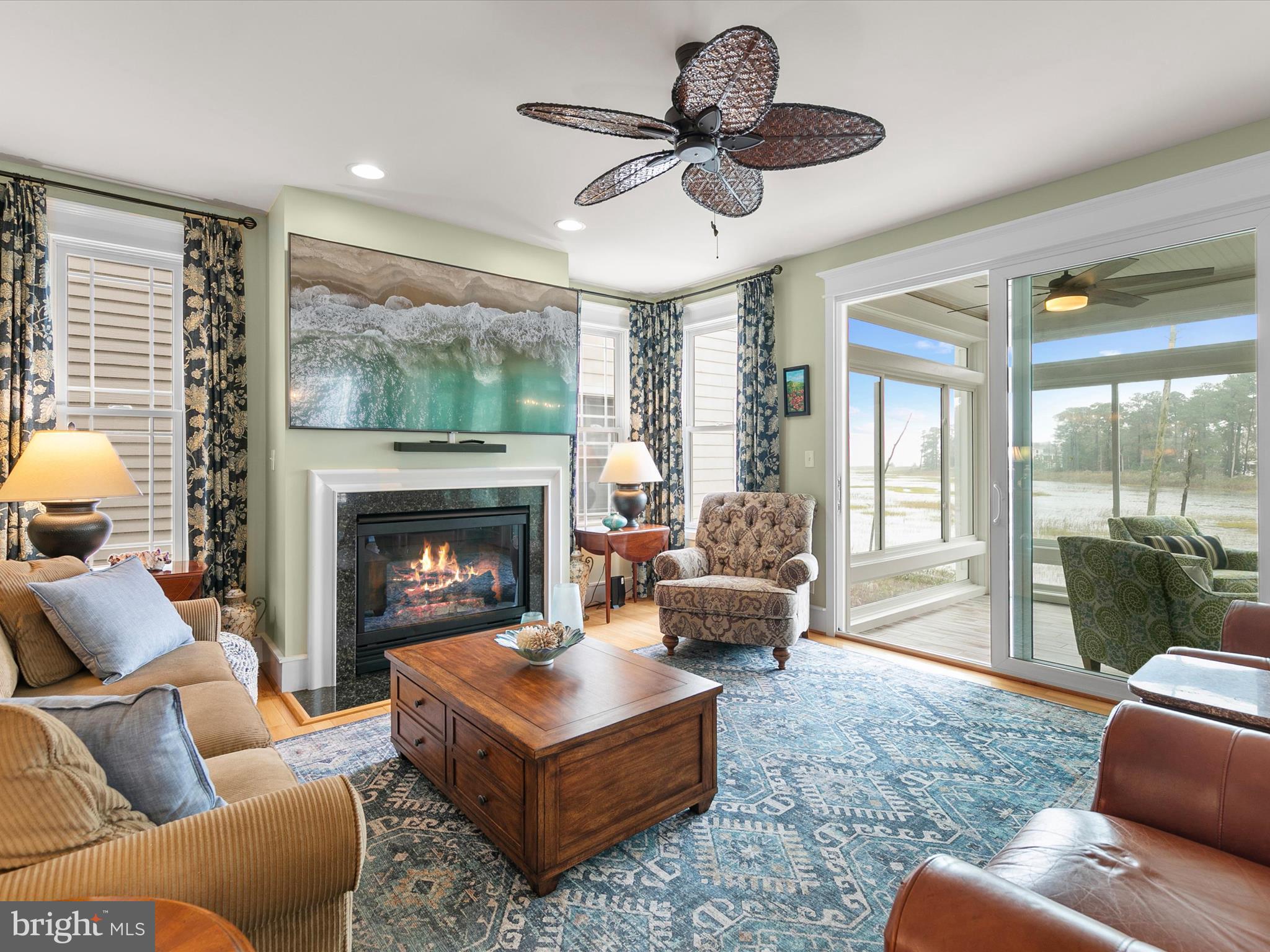 ELLIS POINT - Residential
