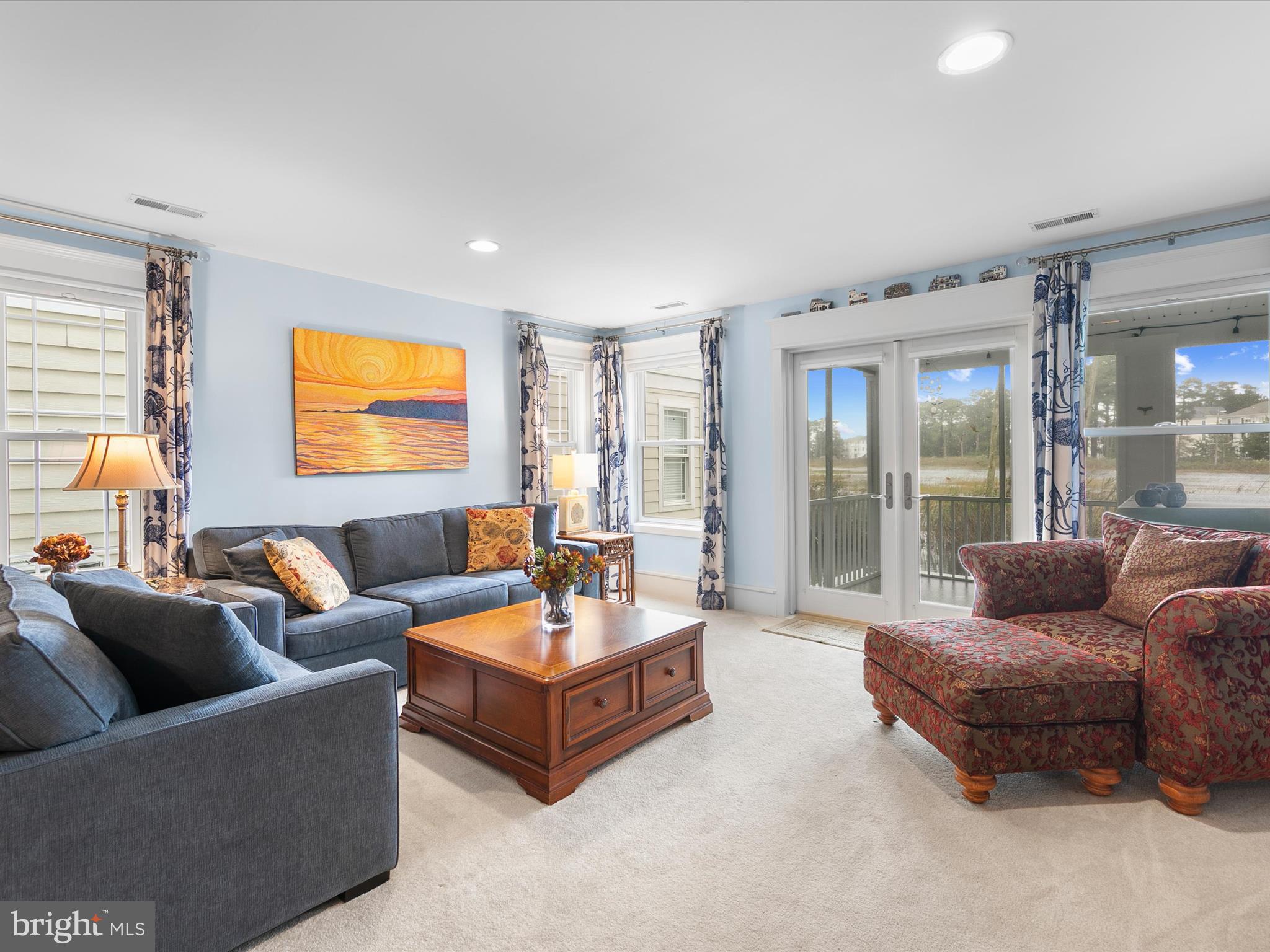 ELLIS POINT - Residential