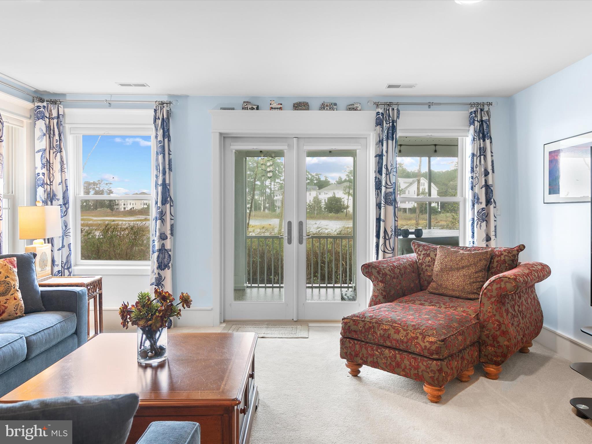 ELLIS POINT - Residential