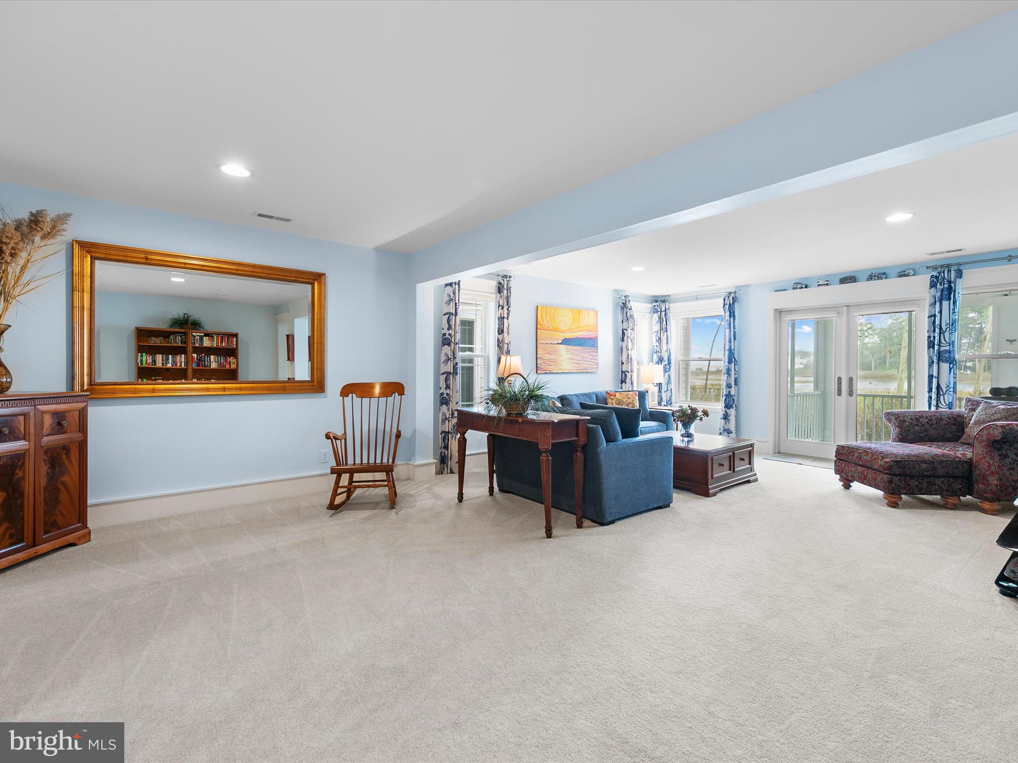 ELLIS POINT - Residential
