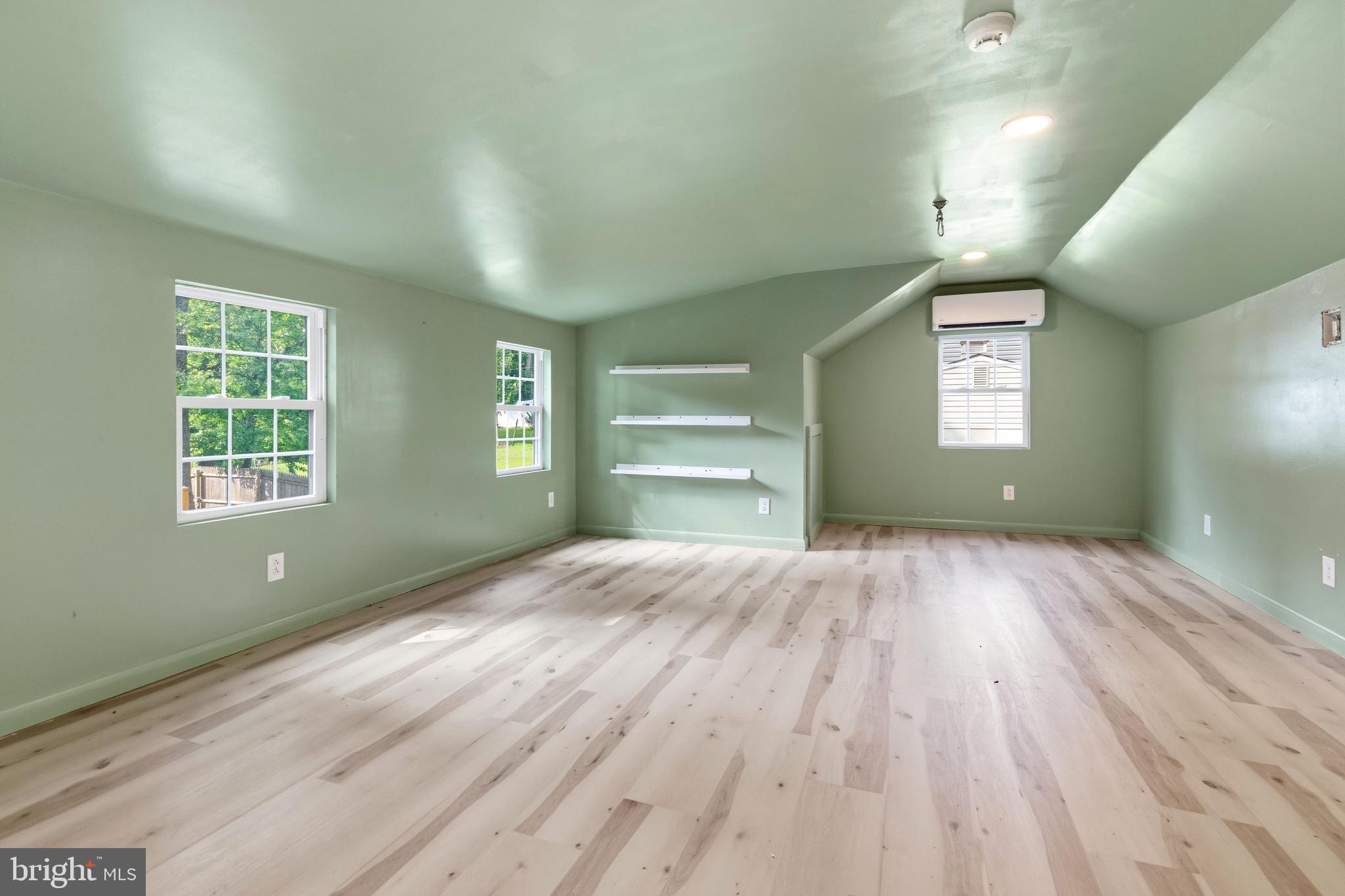WILLOW GROVE - Residential