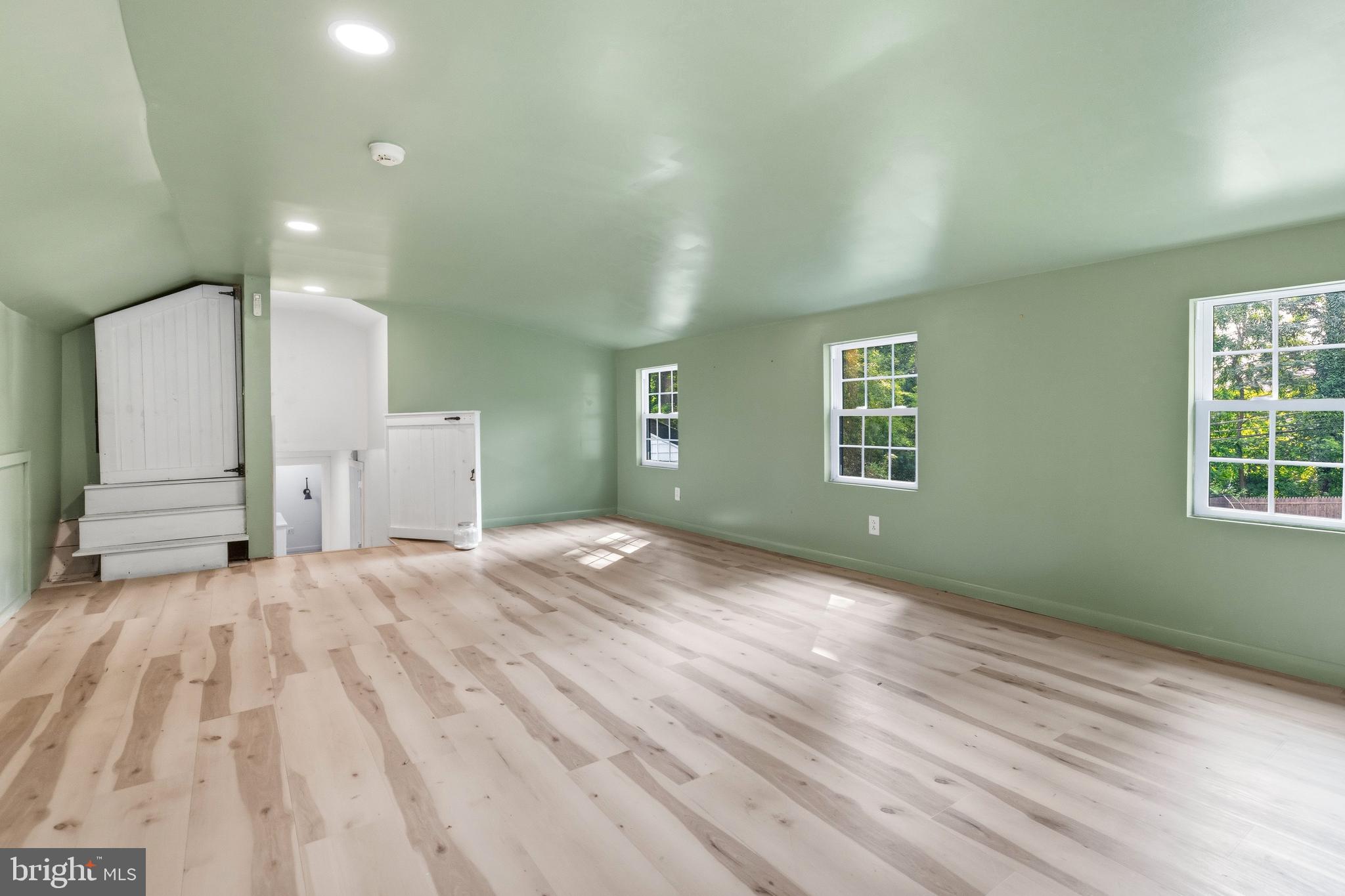 WILLOW GROVE - Residential