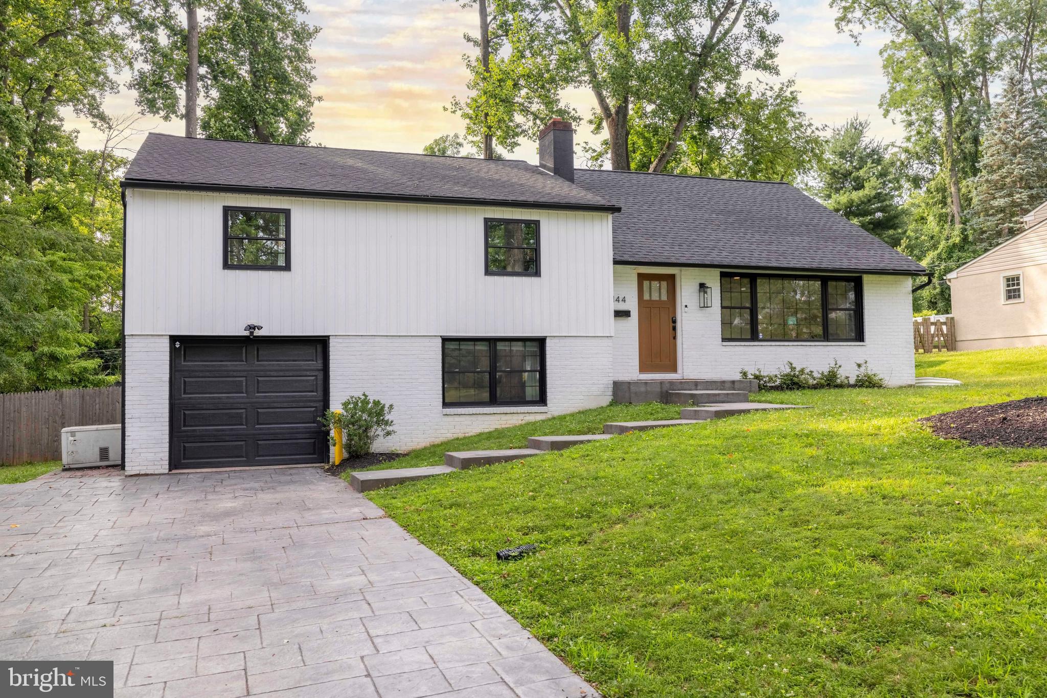 WILLOW GROVE - Residential