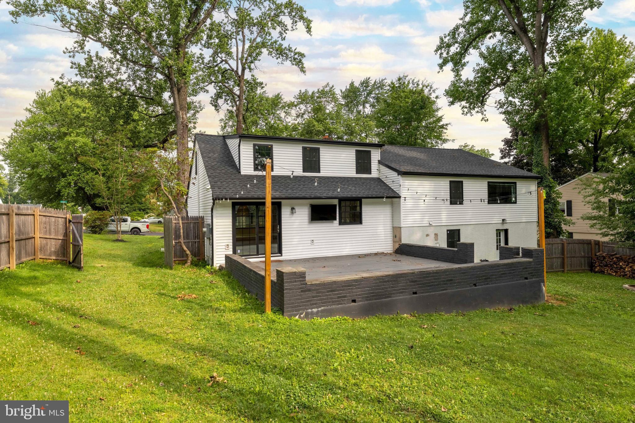 WILLOW GROVE - Residential