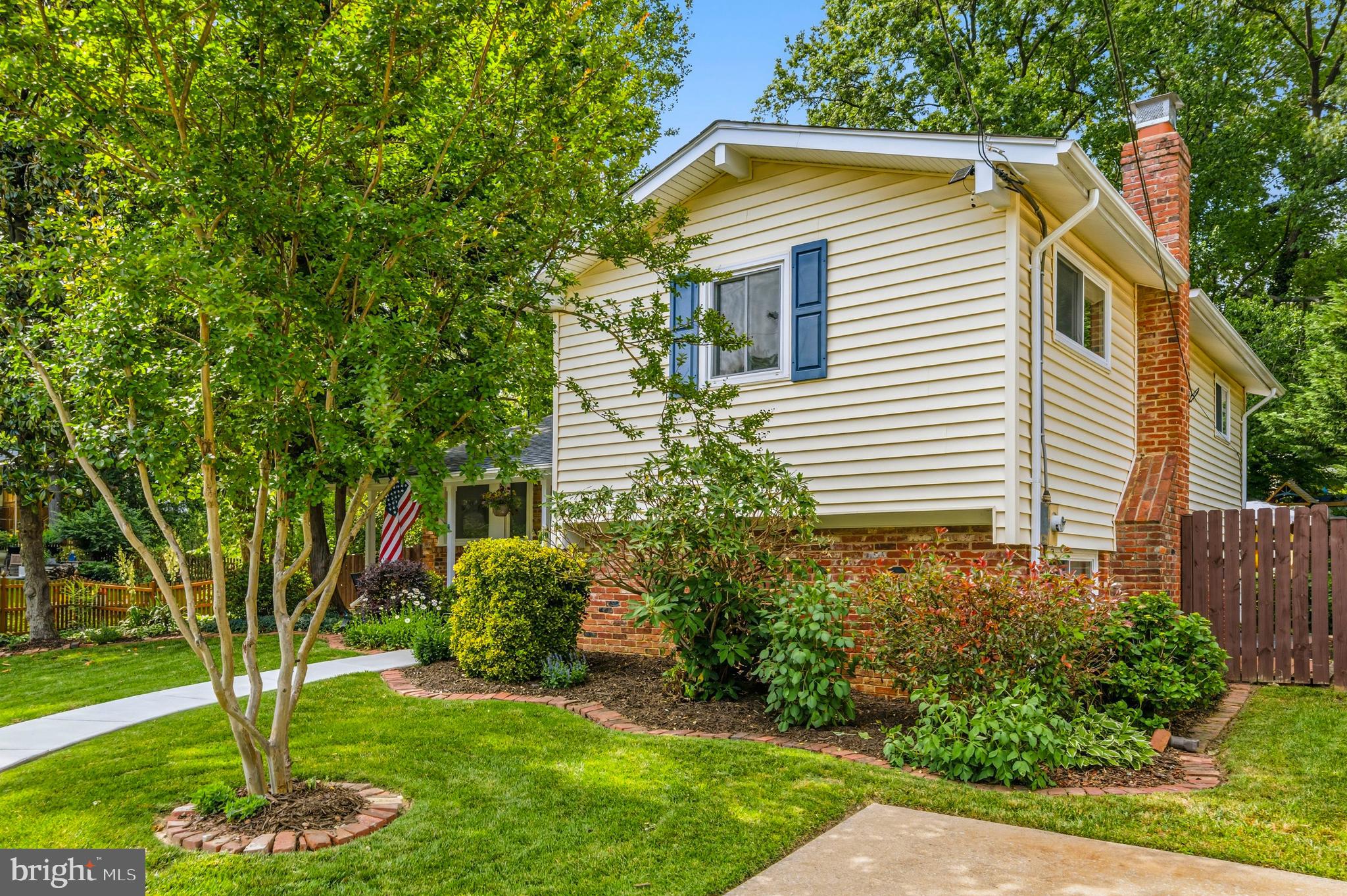 MAPLE HILL - Residential