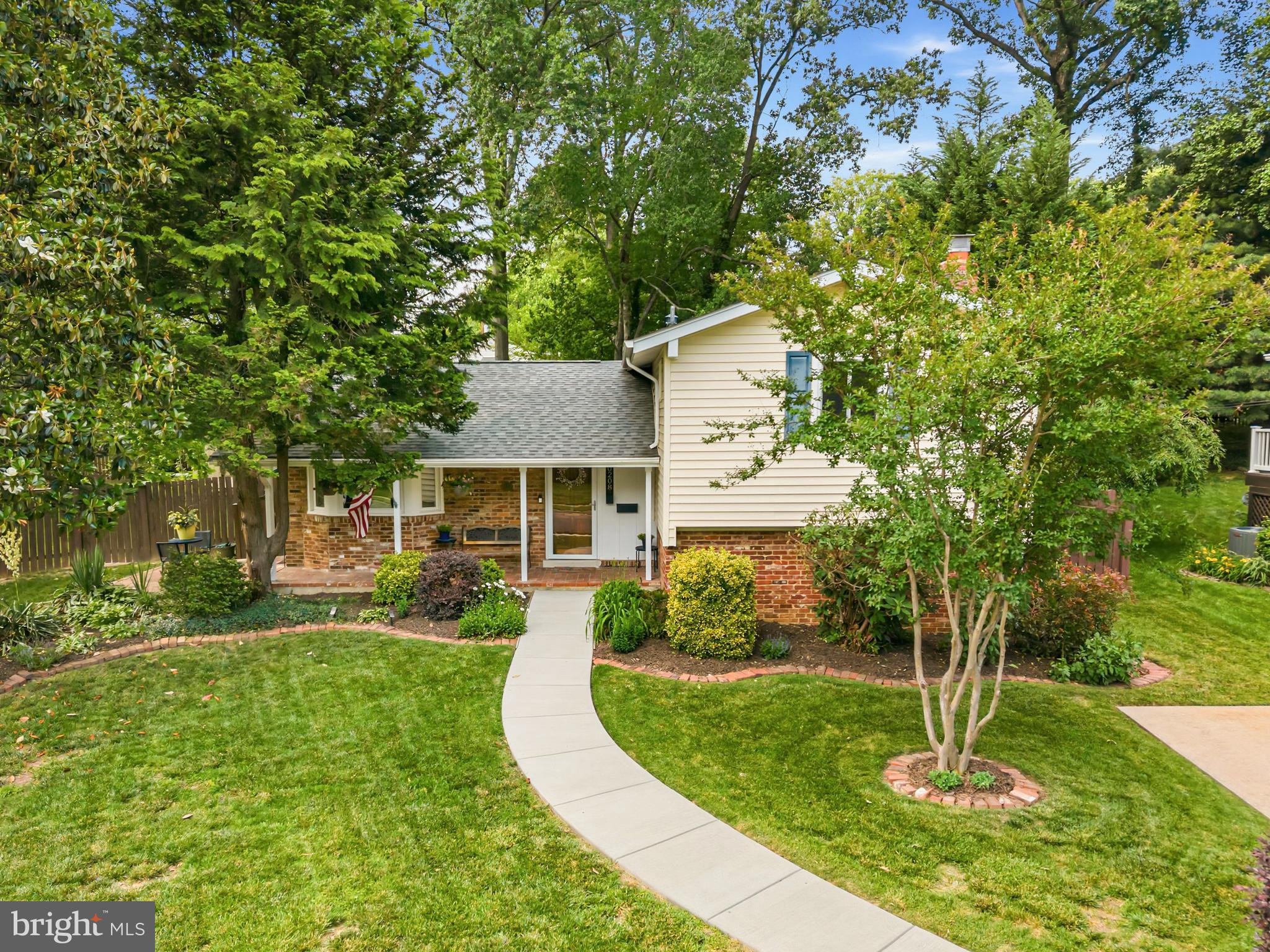 MAPLE HILL - Residential