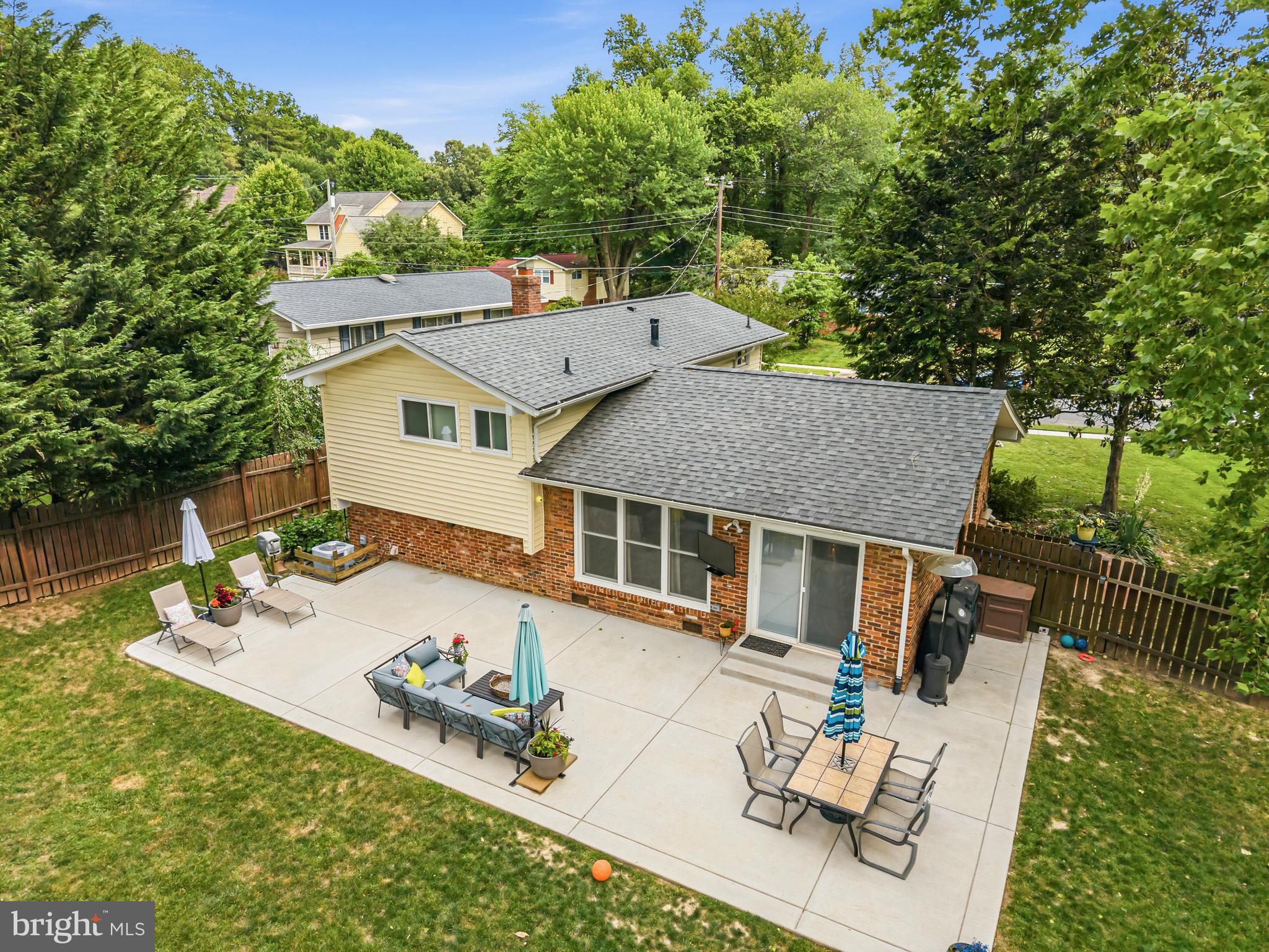 MAPLE HILL - Residential